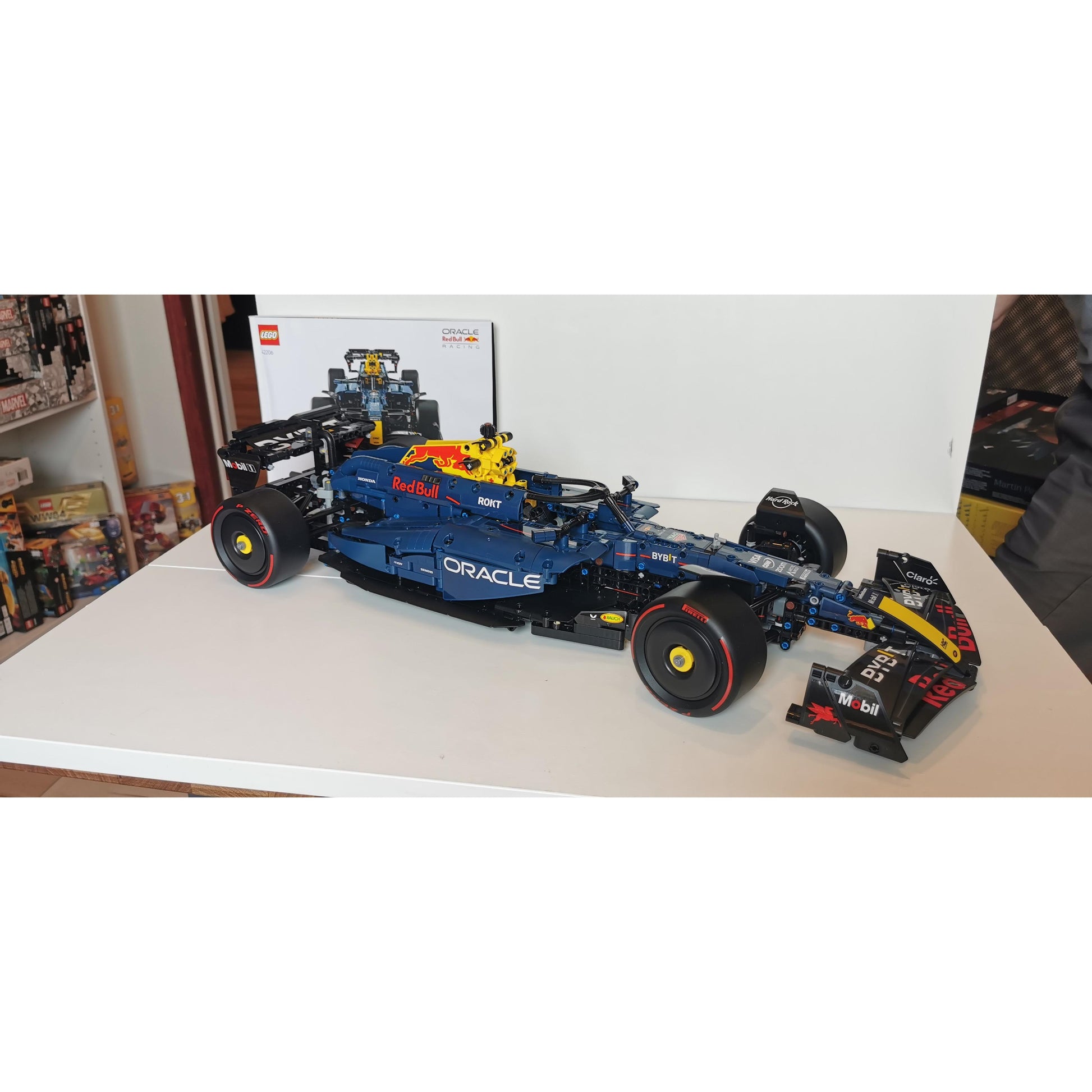 Oracle Red Bull Racing RB20 F1 Car | Technic | 42206