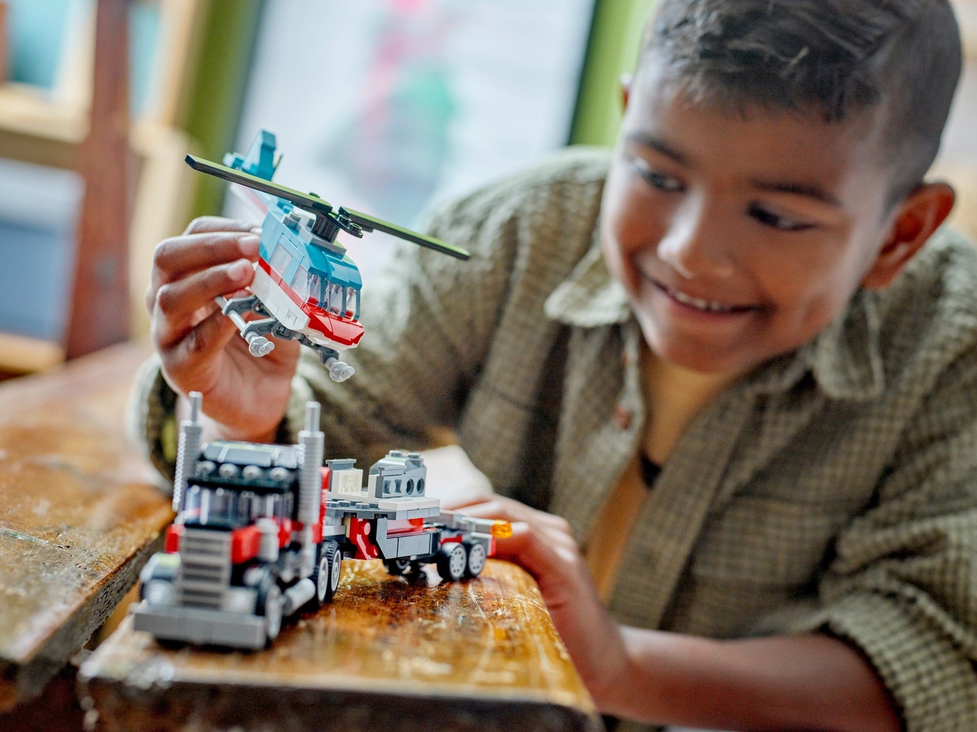 Flatbed Truck with Helicopter | Creator | 31146
