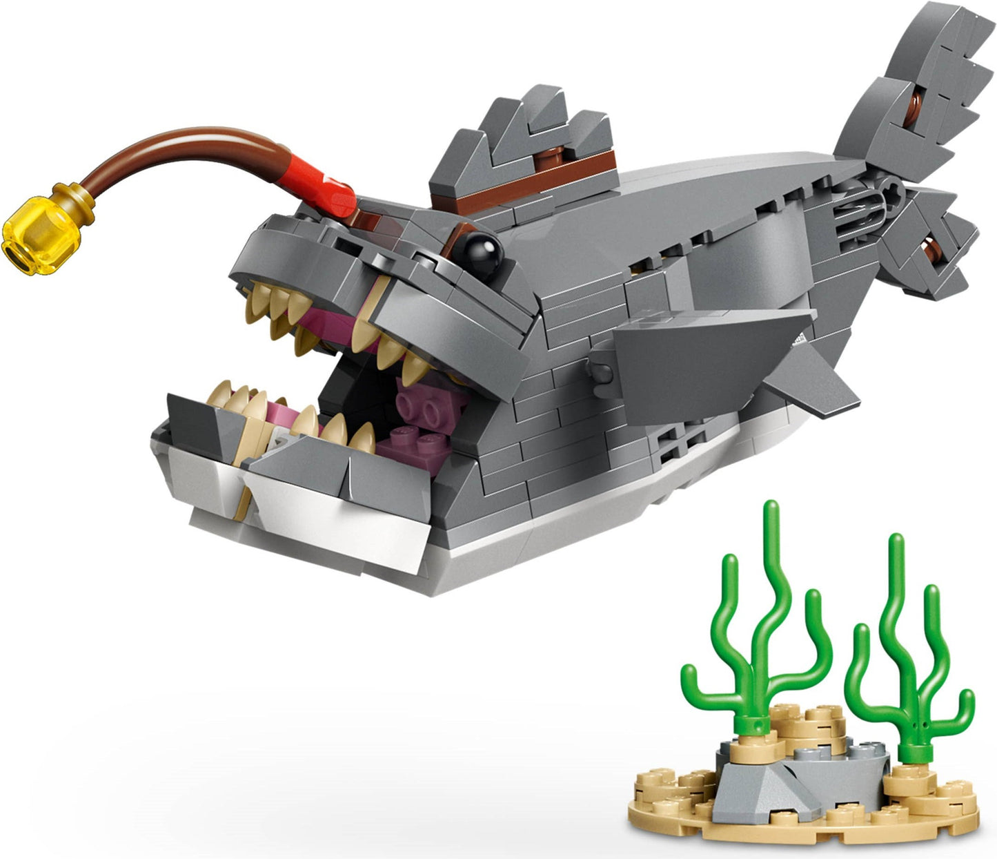 Fierce Shark with a Treasure Chest | Creator | 31381