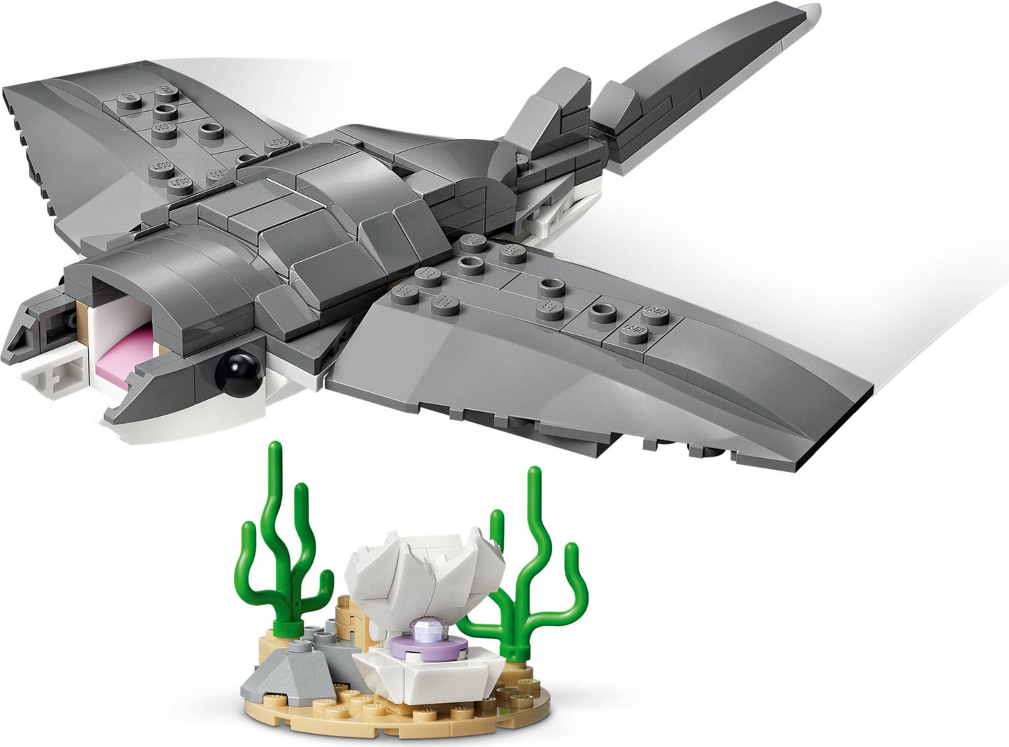 Fierce Shark with a Treasure Chest | Creator | 31381