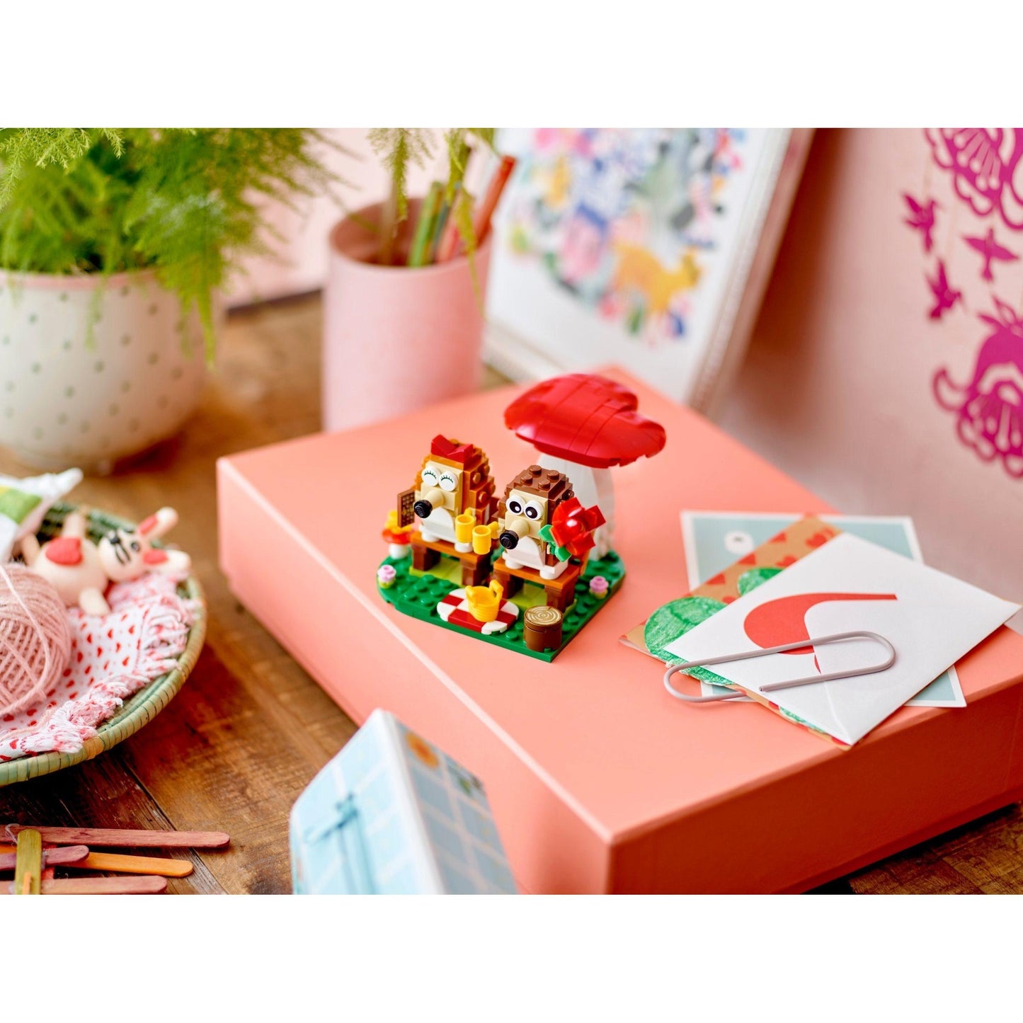 Hedgehog Picnic Date | Seasonal | 40711