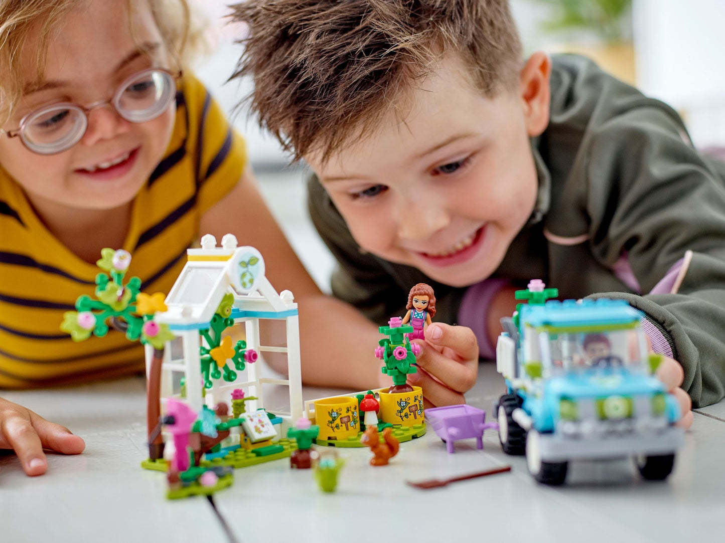 Tree-Planting Vehicle | Friends | 41707