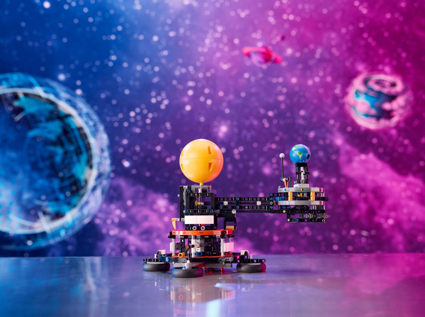 Planet Earth and Moon in Orbit | Technic | 42179