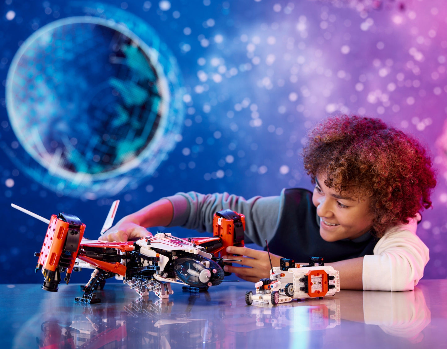 Vaisseau cargo lourd VTOL LT81 | Technic | 42181