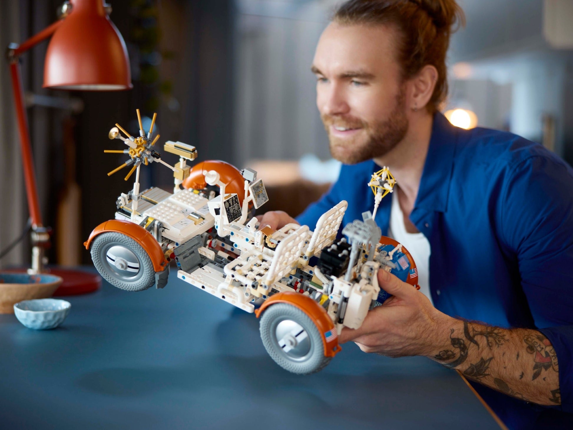 Véhicule lunaire Apollo de la NASA - LRV | Technic | 42182