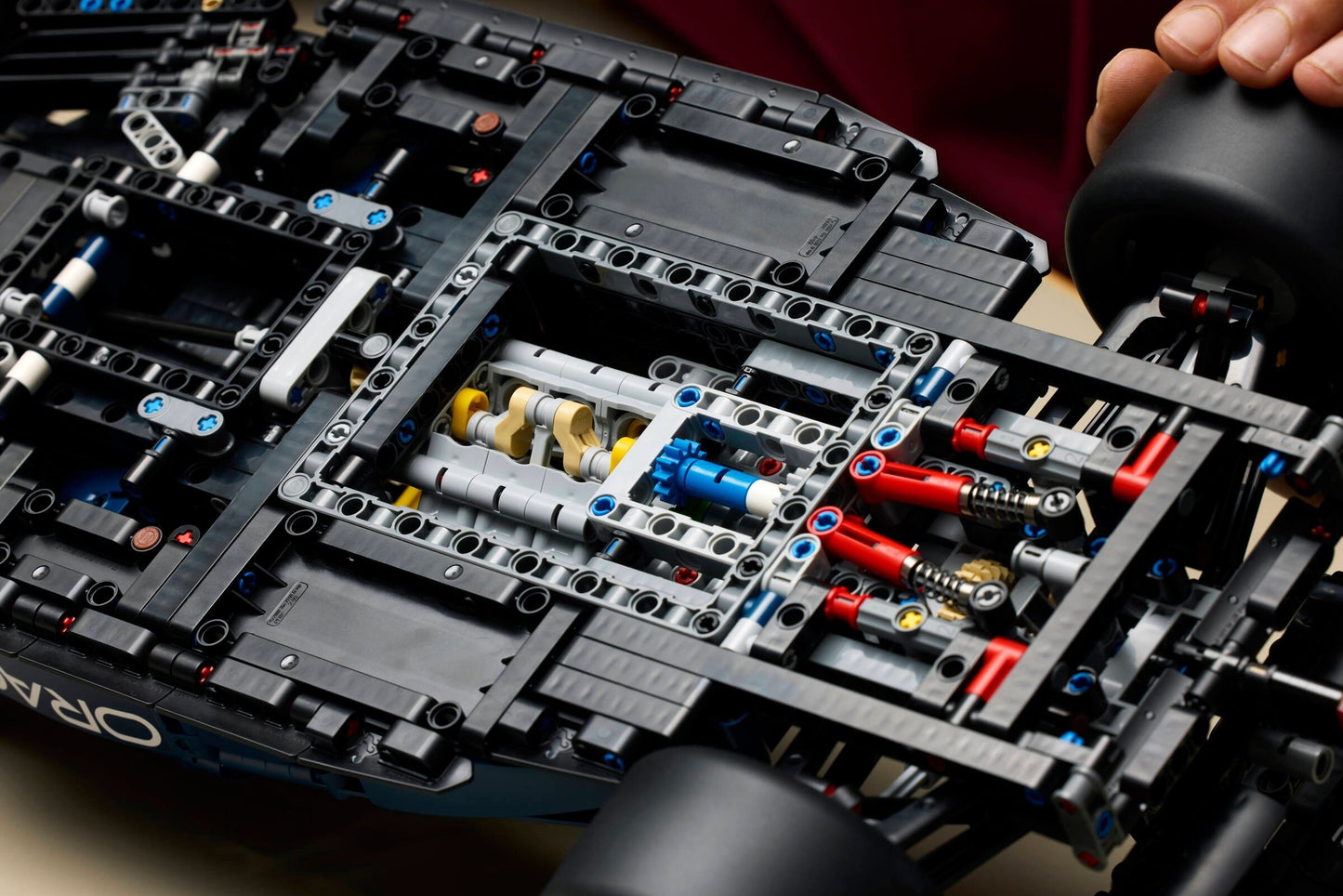 Oracle Red Bull Racing RB20 F1 Car | Technic | 42206