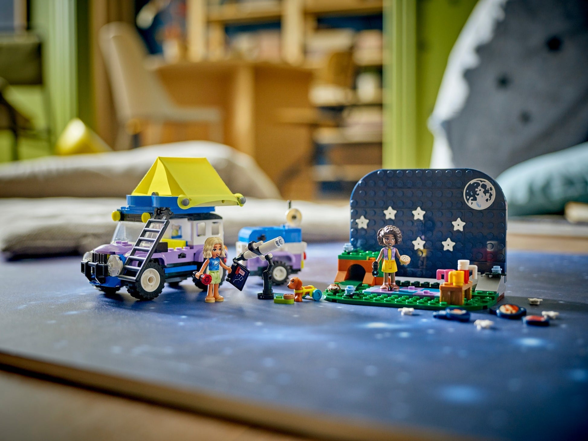 Stargazing Camping Vehicle | Friends | 42603