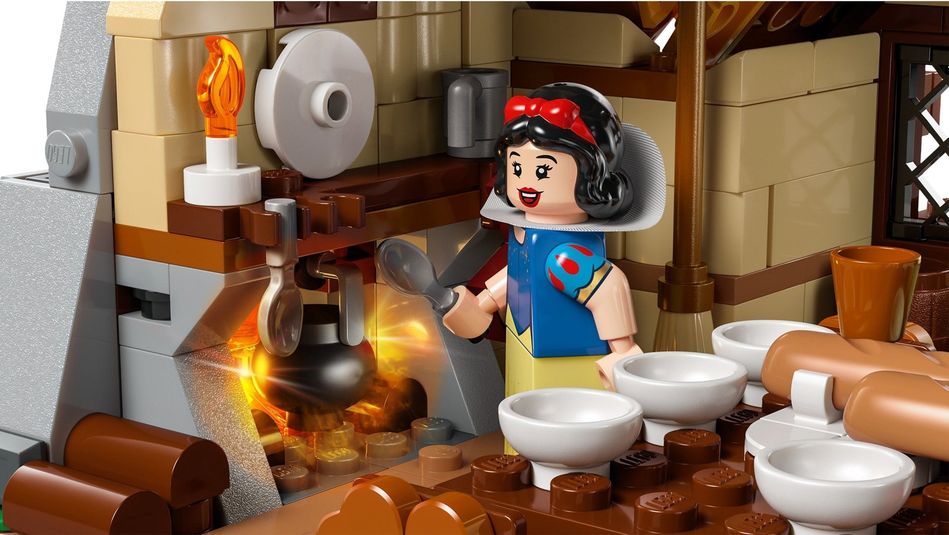 Snow White and the Seven Dwarfs' Cottage | Disney | 43242