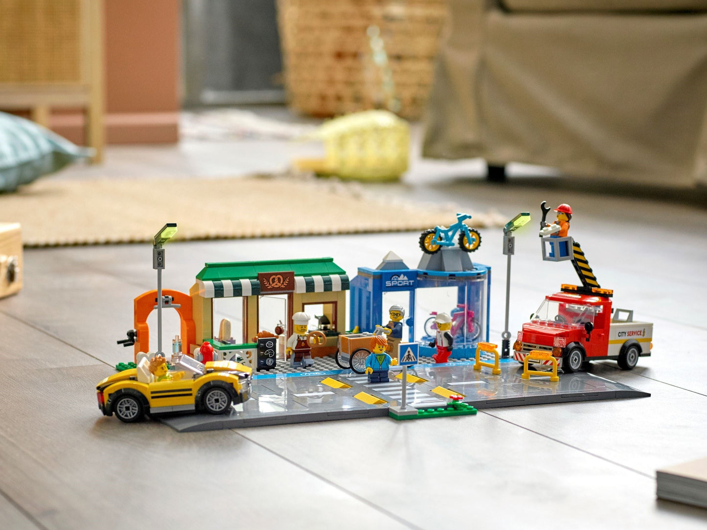 Shopping Street | City | 60306