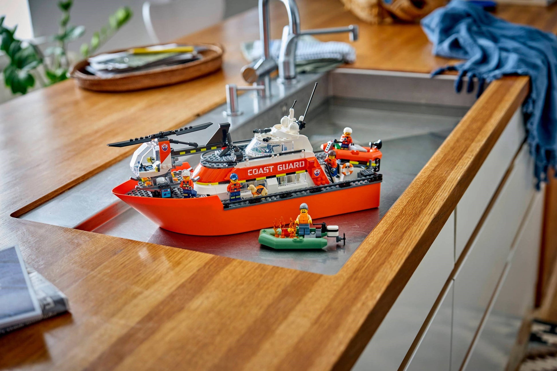 Coast Guard Rescue Boat | City | 60504