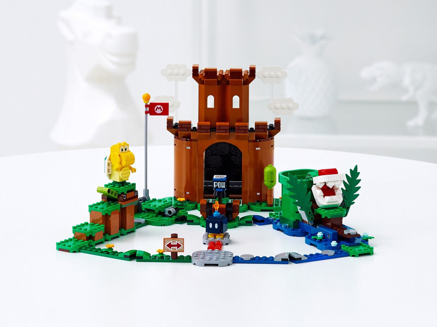 Guarded Fortress | Super Mario | 71362