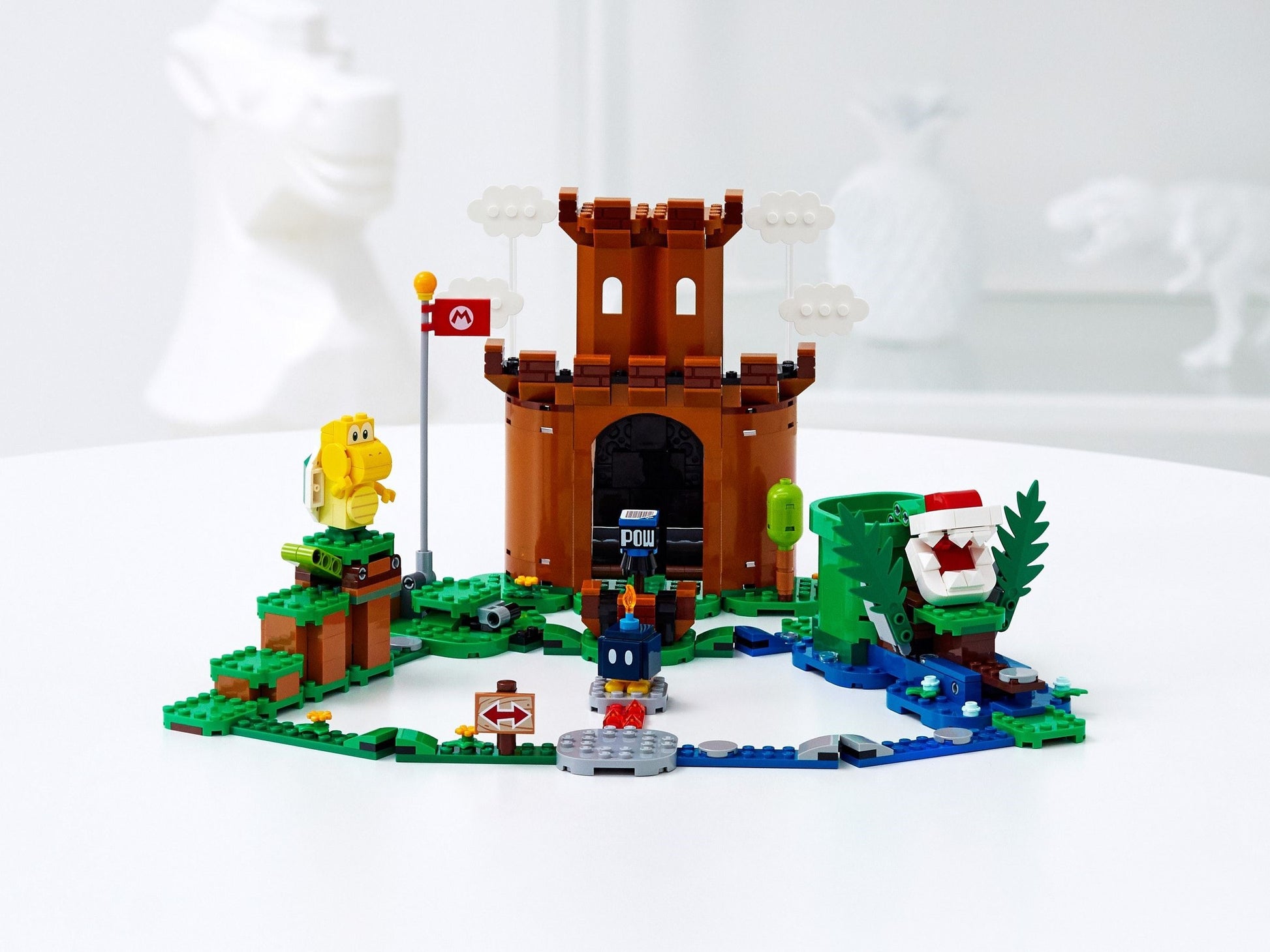 Guarded Fortress | Super Mario | 71362
