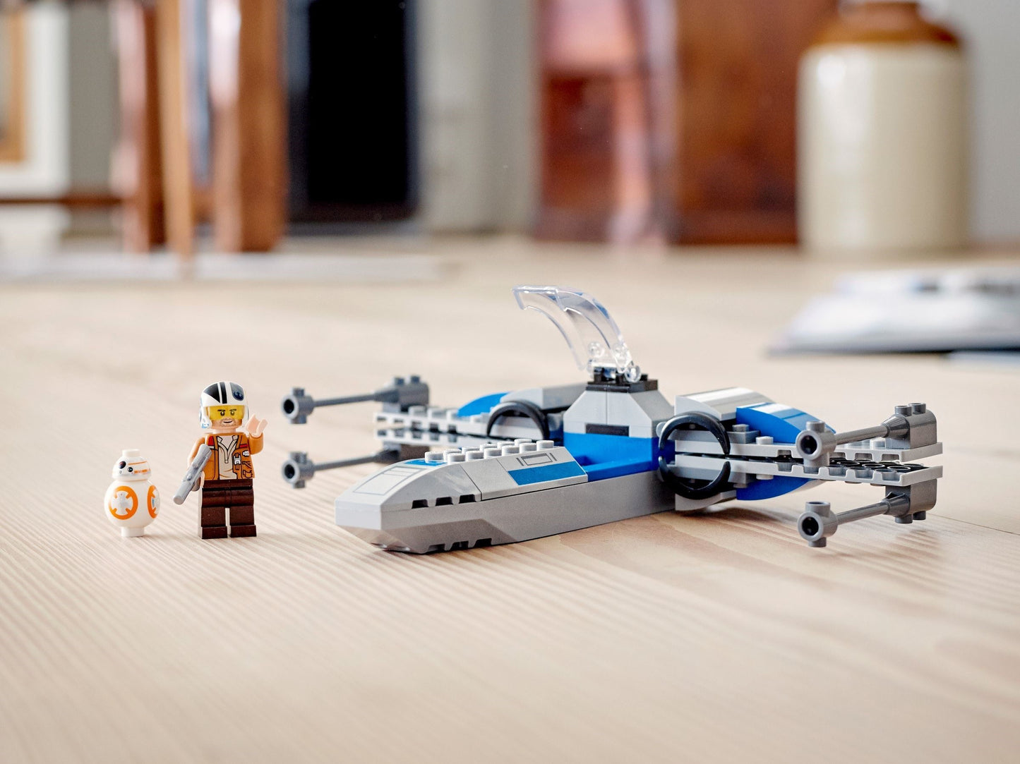 Resistance X-wing Starfighter | Star Wars | 75297