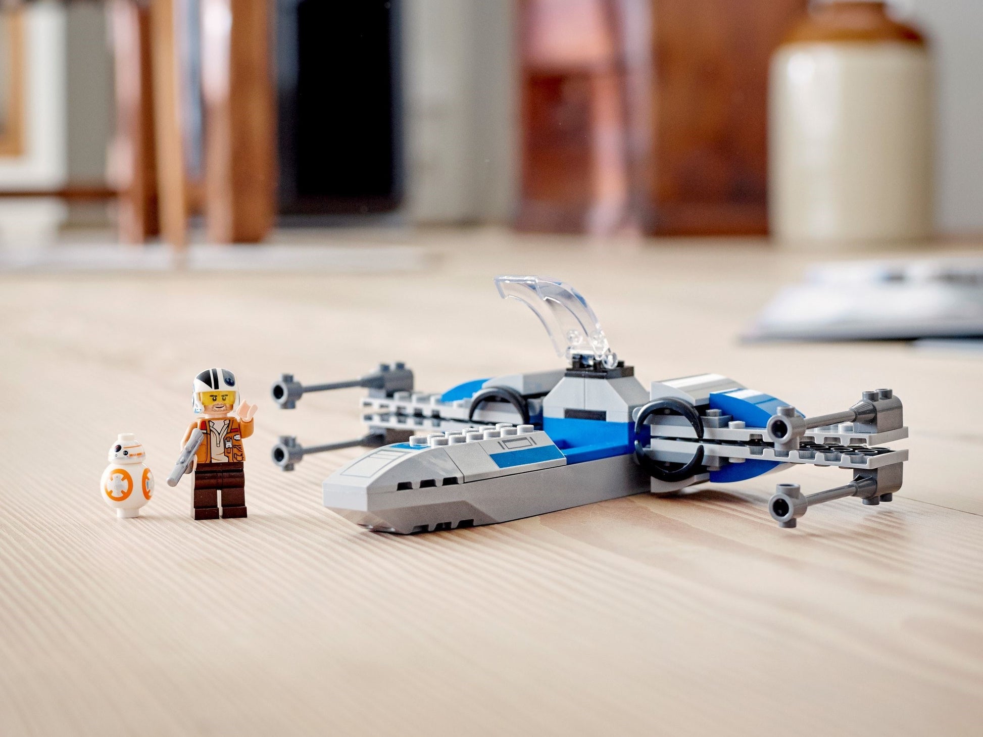 Resistance X-wing Starfighter | Star Wars | 75297