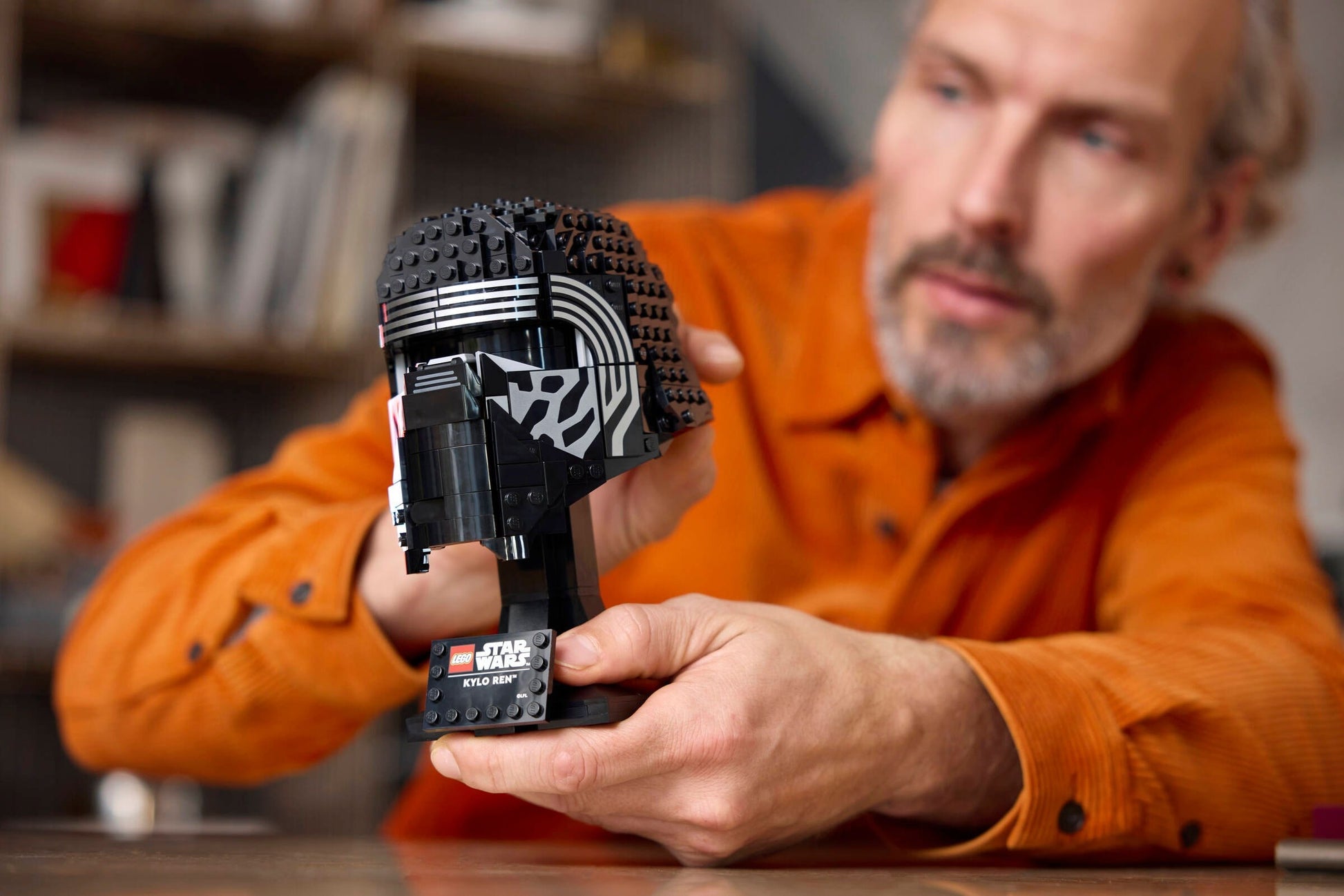 Kylo Ren Helmet | Star Wars | 75415