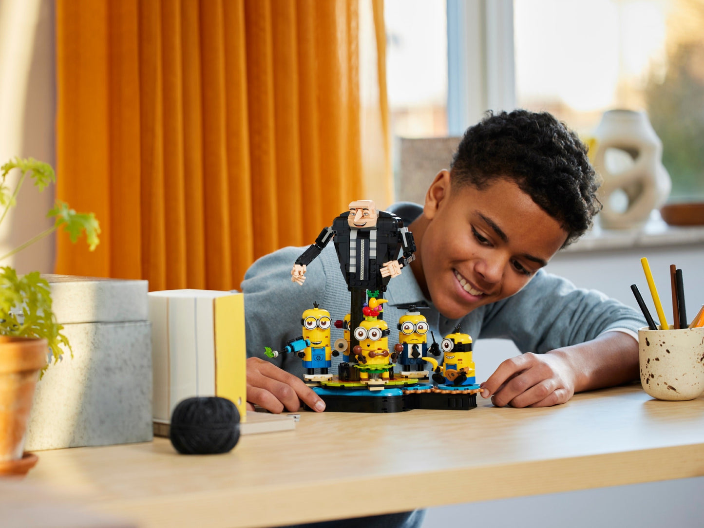 Brick-Built Gru and Minions  | Despicable Me | 75582