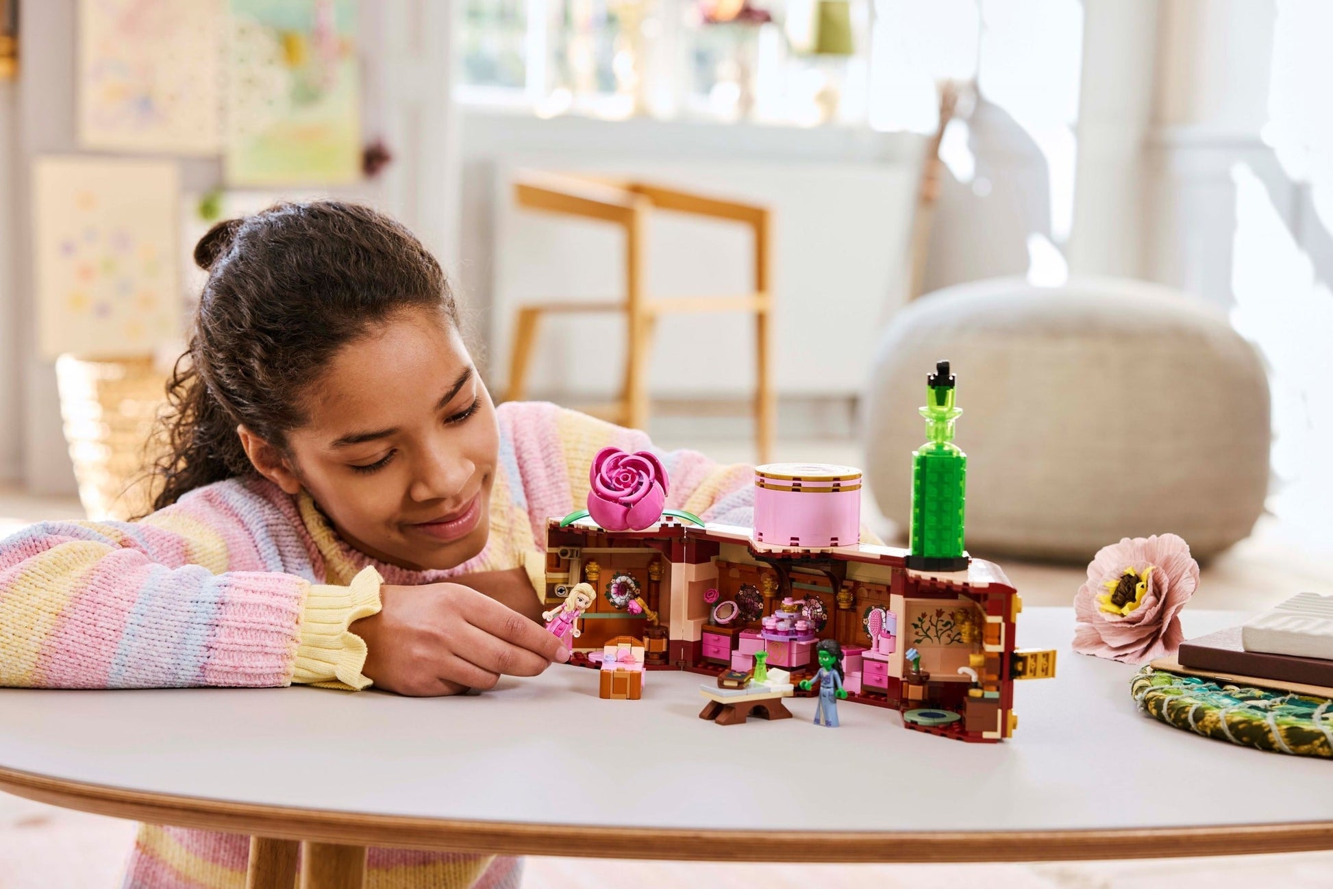 Glinda & Elphaba's Dormitory | Wicked | 75683