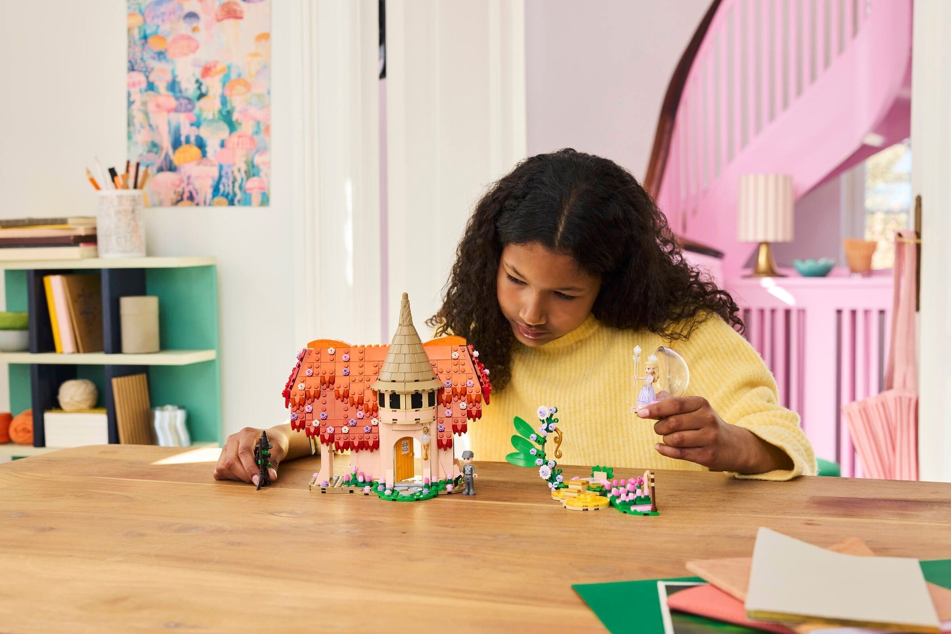 Glinda et Elphaba visitent le pays des Munchkins | Wicked | 75690