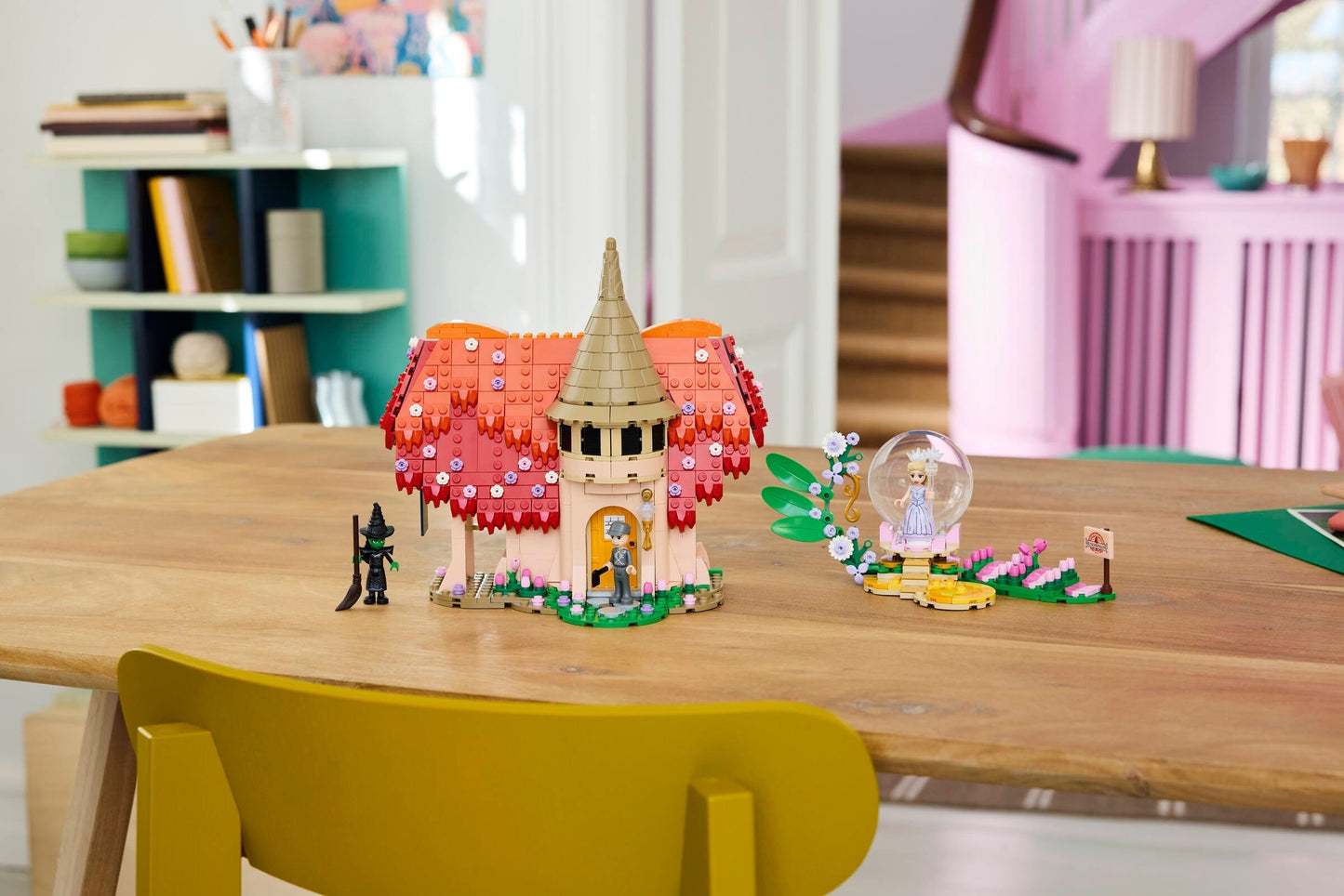 Glinda et Elphaba visitent le pays des Munchkins | Wicked | 75690