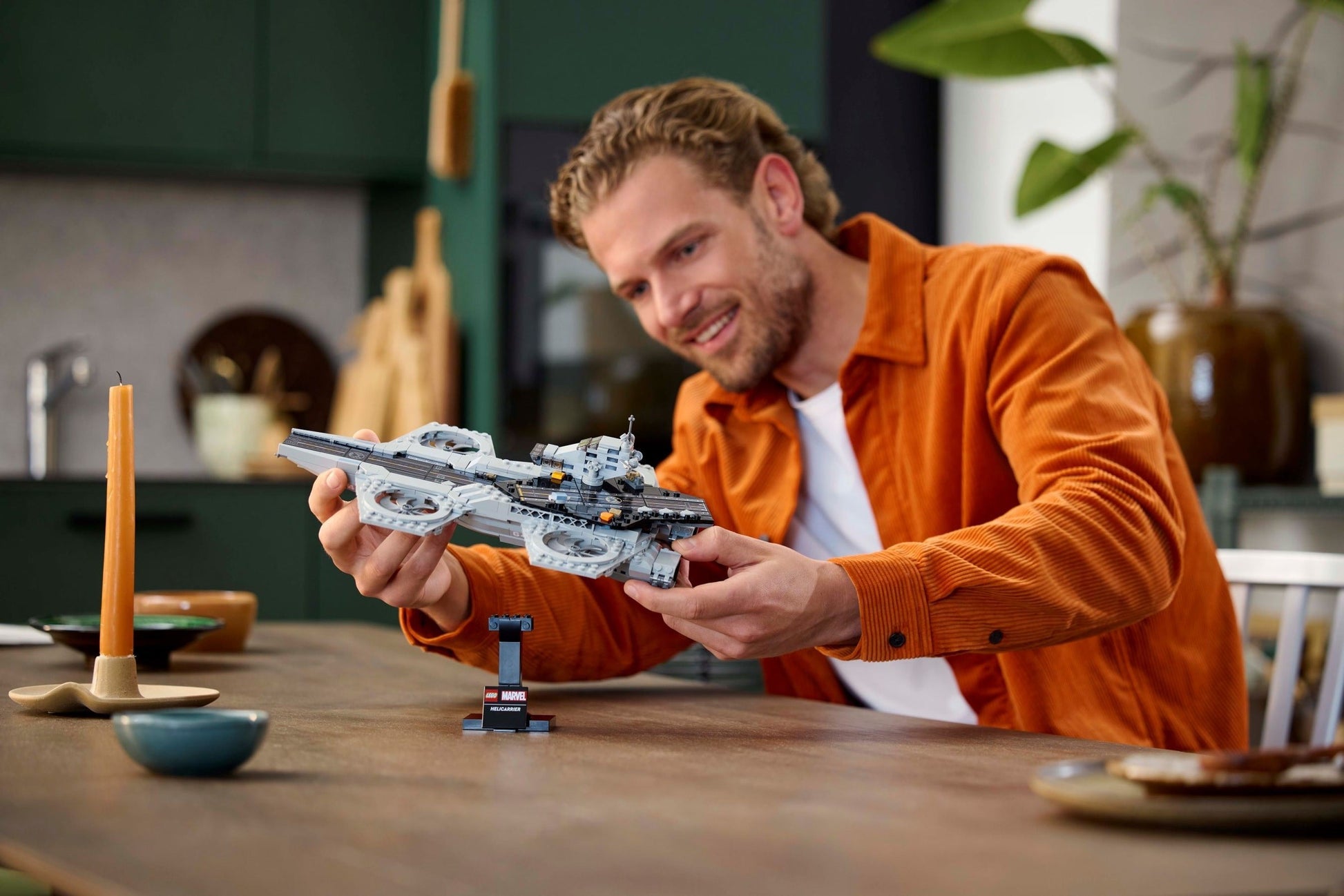 The Avengers Helicarrier | Marvel Super Heroes | 76295