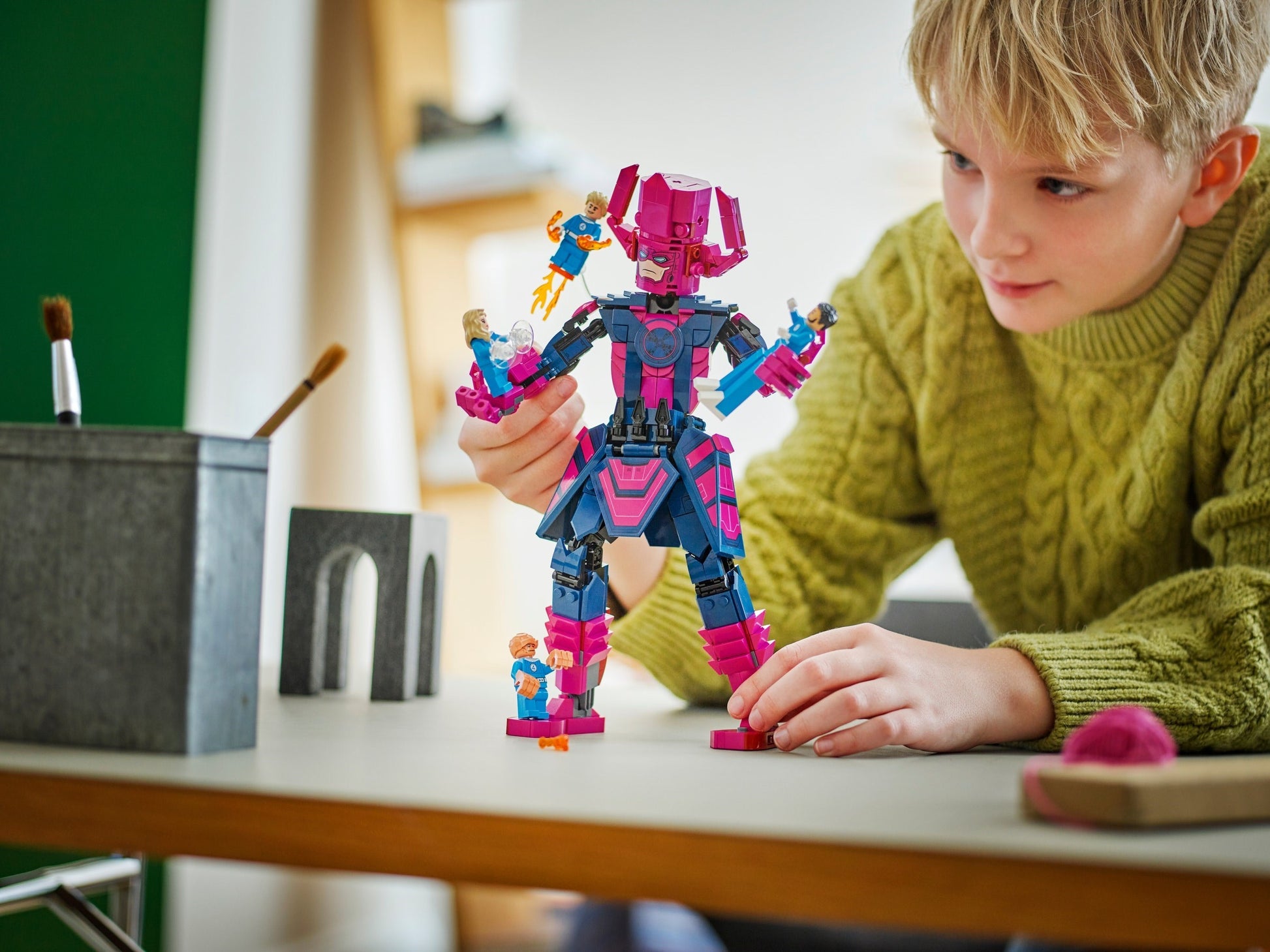 Fantastic Four vs. Galactus Construction Figure | Marvel Super Heroes | 76316