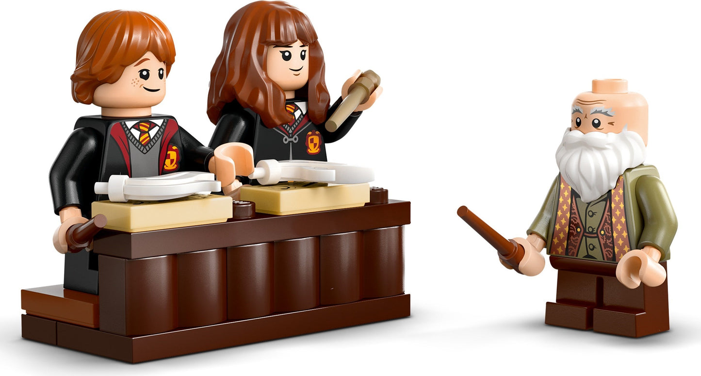 Hogwarts Castle: Charms Class | Harry Potter | 76442