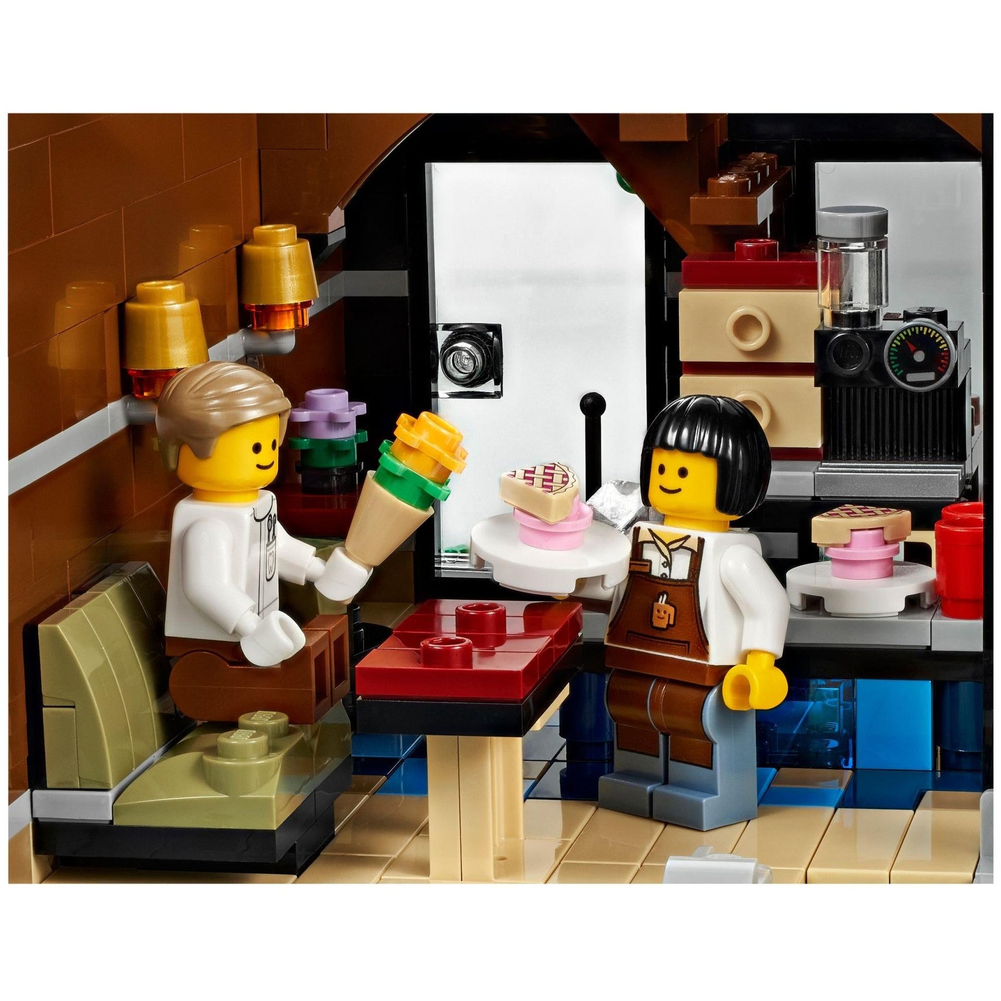 Assembly Square | Creator Expert | 10255