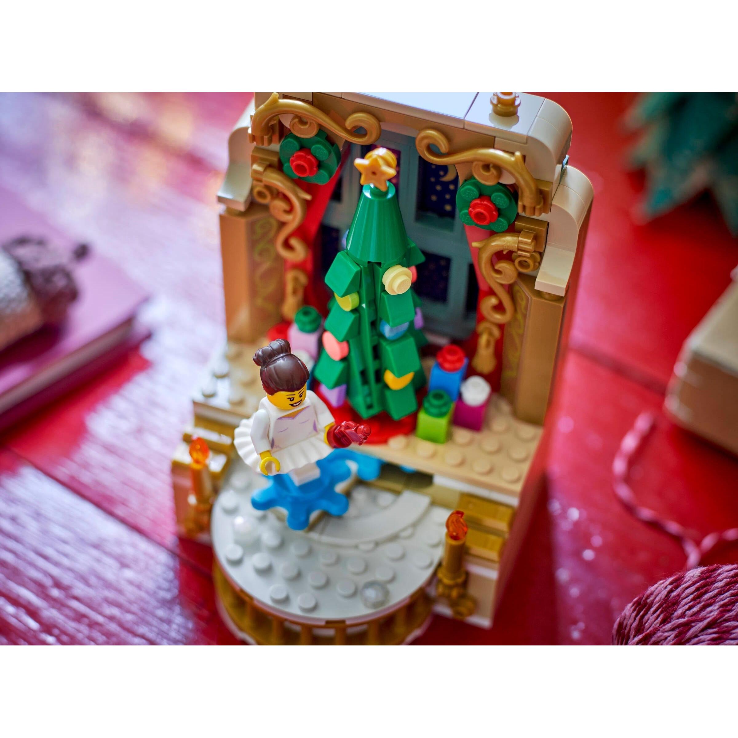 Ballerina & Nutcracker Scene | Seasonal | 40701