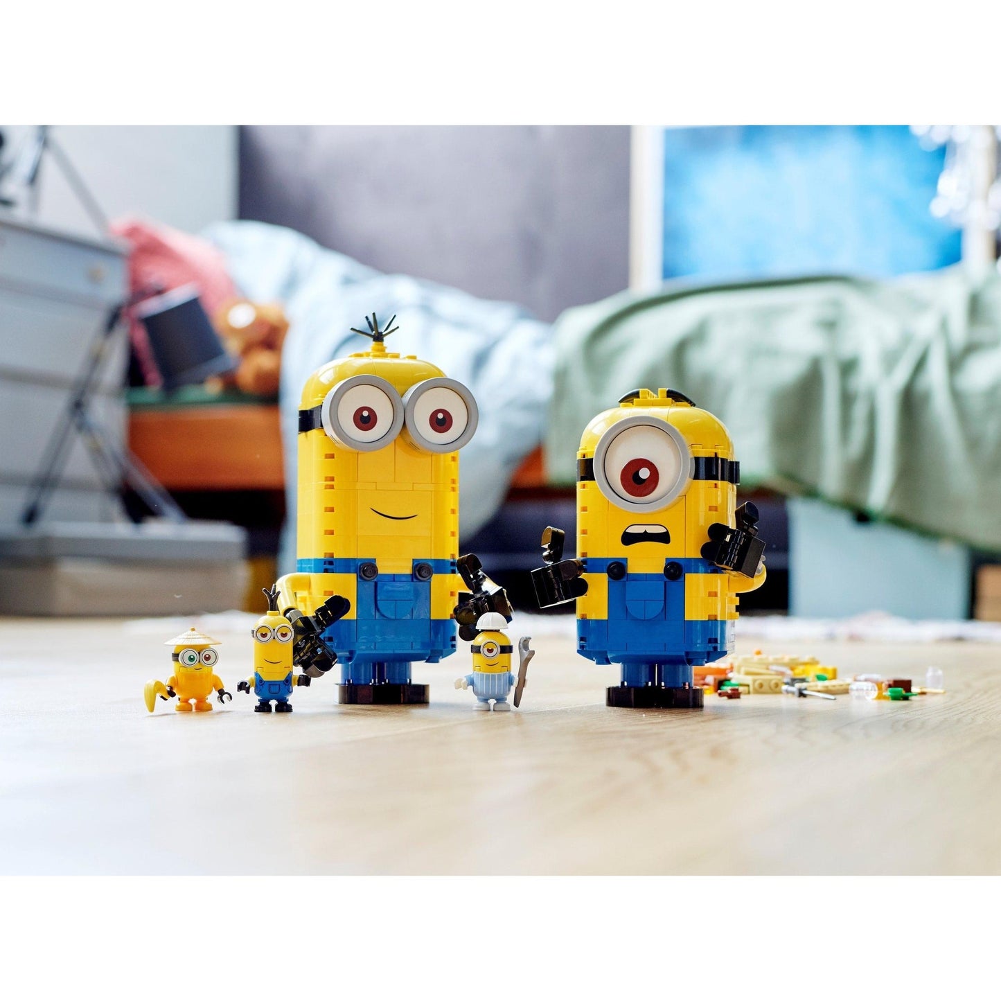 Brick-built Minions and their Lair | Despicable Me | 75551