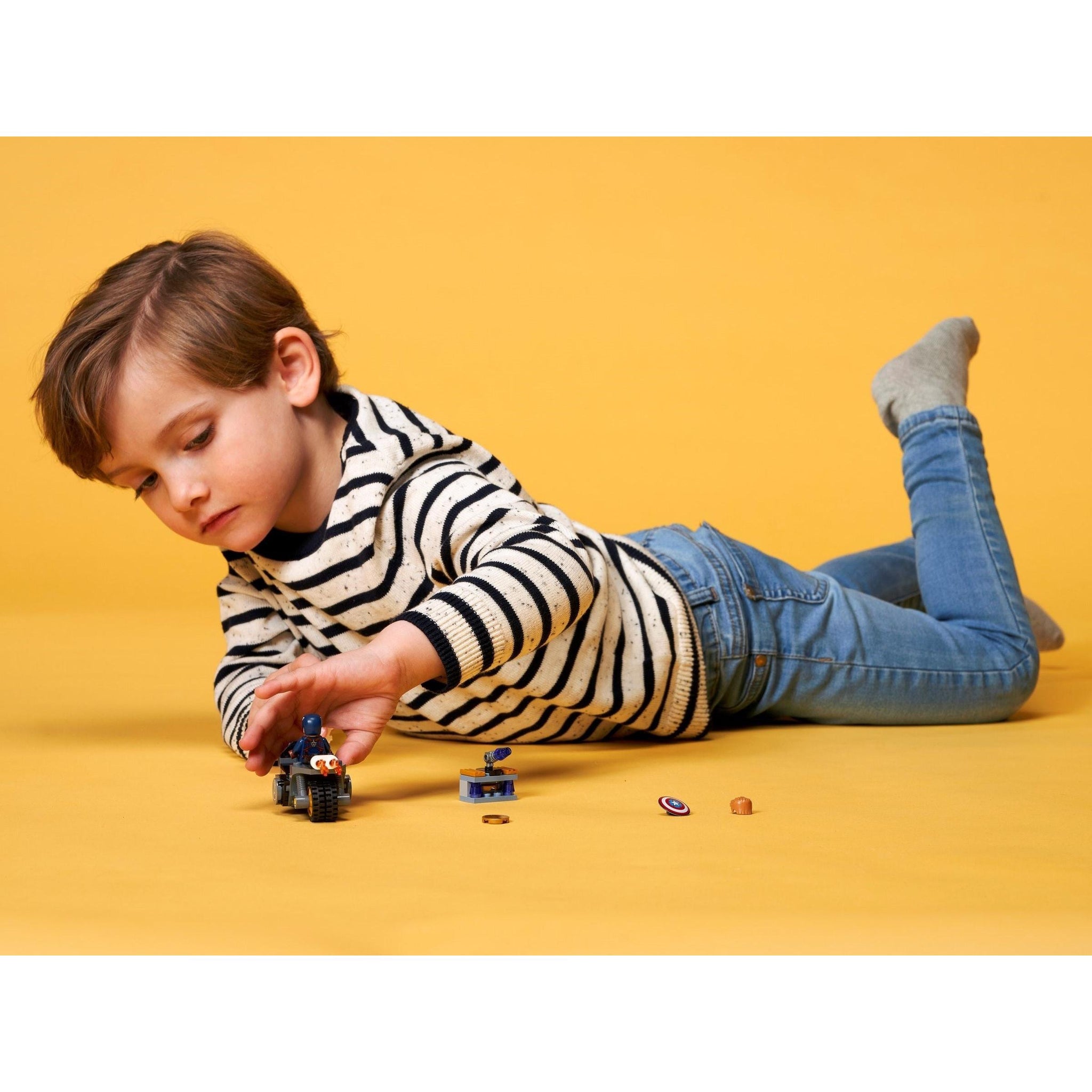 Captain America and Hydra Face-Off | Marvel Super Heroes | 76189