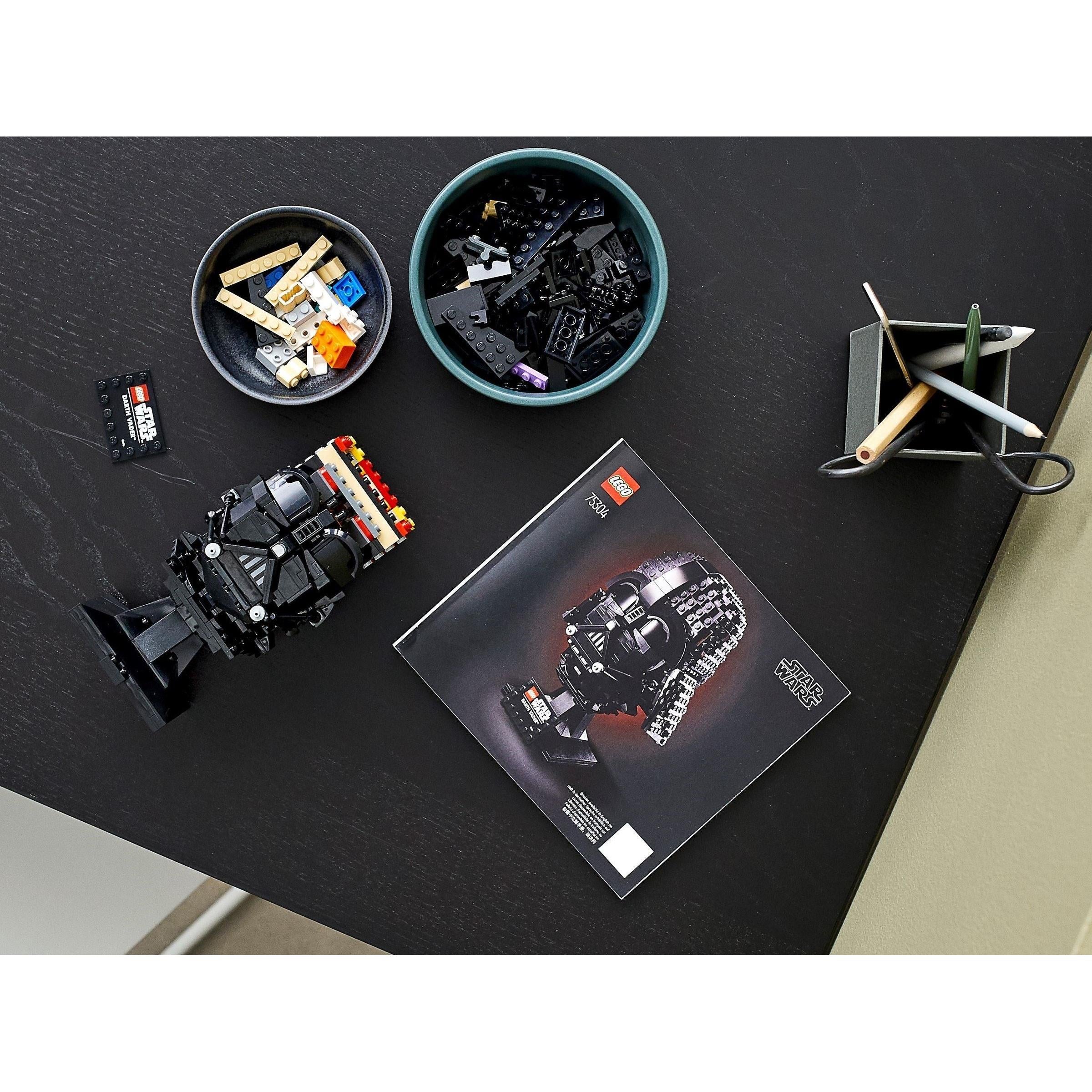 Darth Vader Helmet | Star Wars | 75304