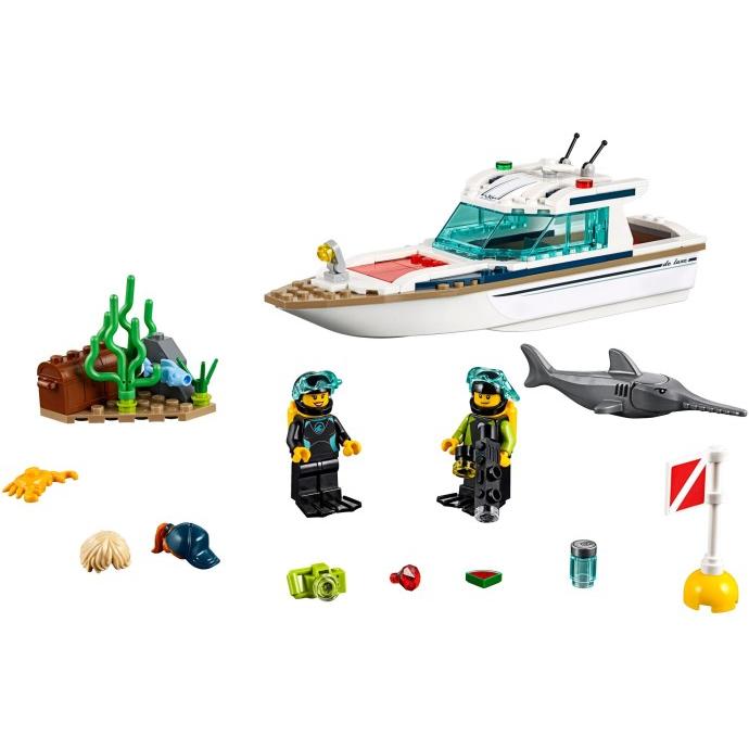 Diving Yacht | City | 60221