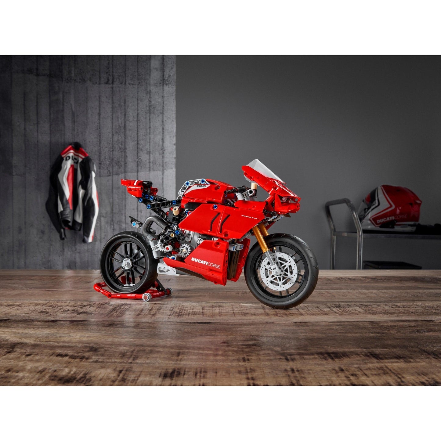 Ducati Panigale V4 R | Technic | 42107