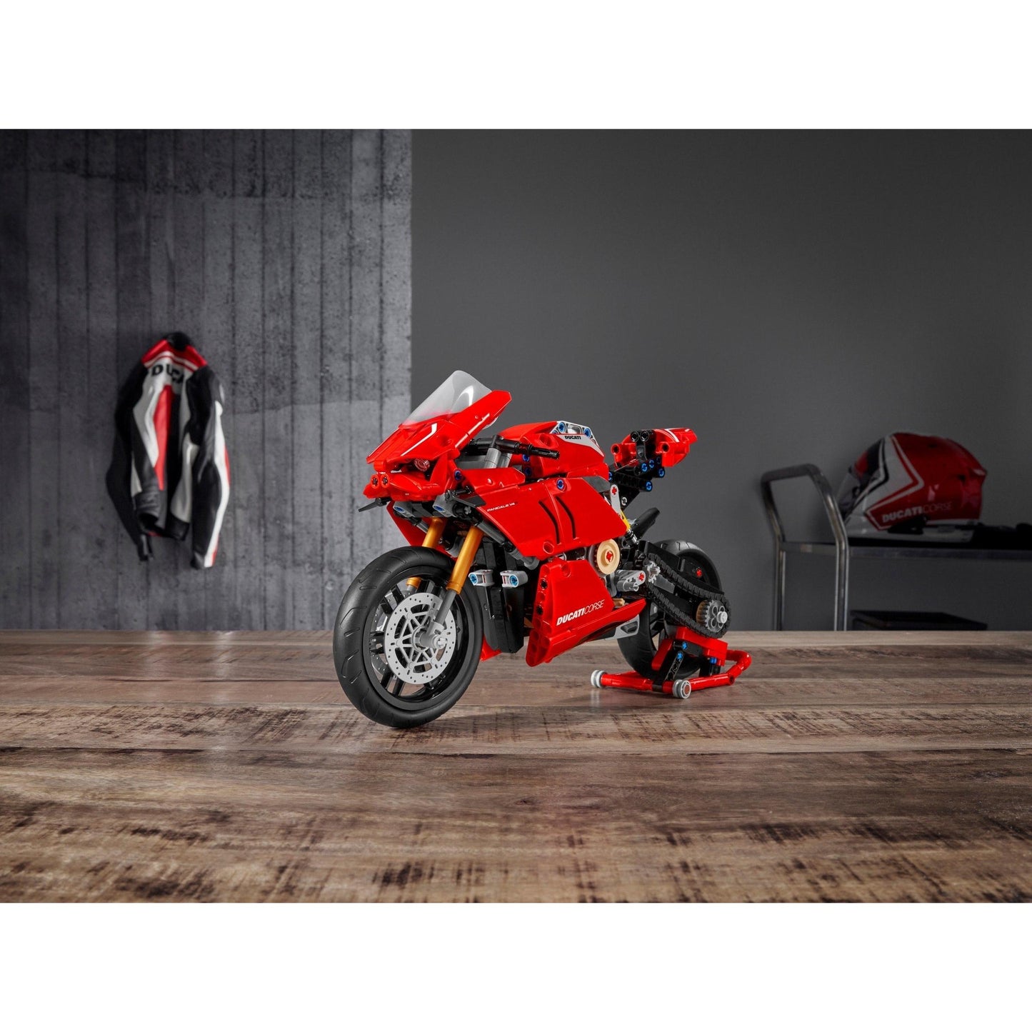 Ducati Panigale V4 R | Technic | 42107