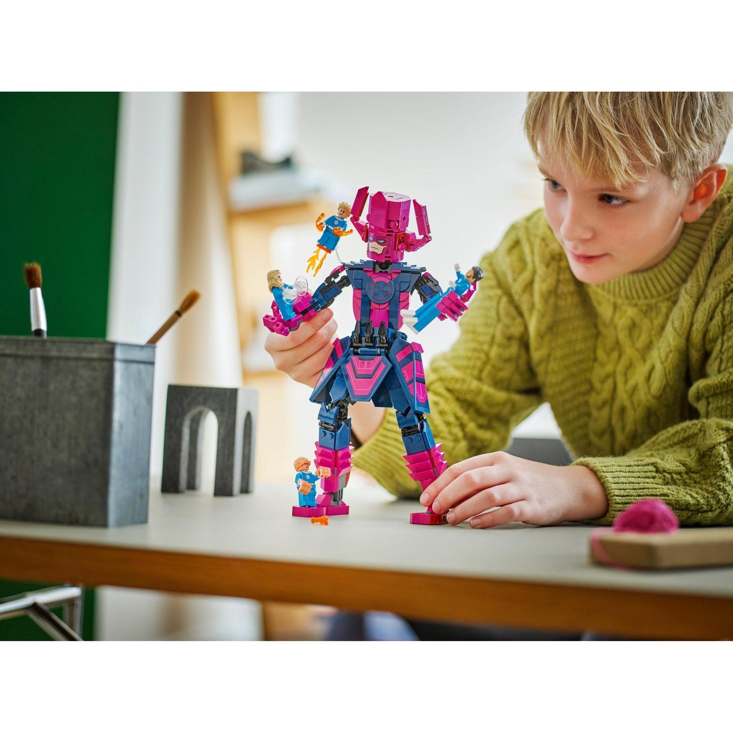 Fantastic Four vs. Galactus Construction Figure | Marvel Super Heroes | 76316