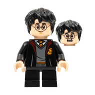 Harry Potter - Robe Gryffondor ouverte, jambes courtes noires, sourire / tête effrayée | hp314