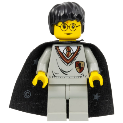 Harry Potter - Torse avec écusson Gryffondor, jambes gris clair, cape noire à étoiles | hp005