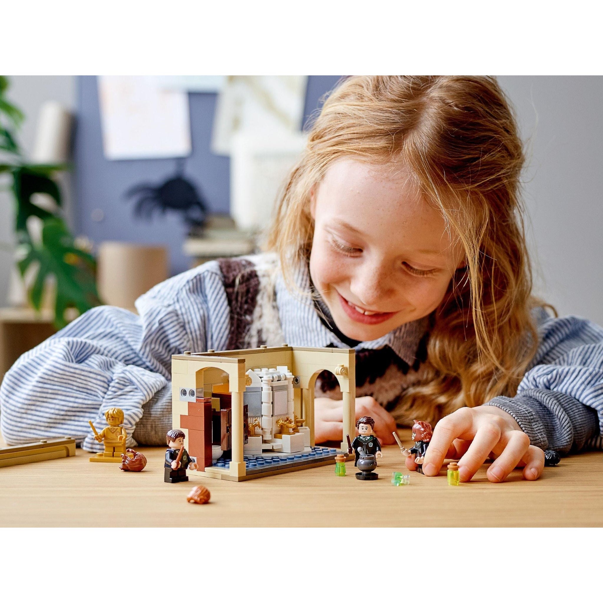 Hogwarts: Polyjuice Potion Mistake | Harry Potter | 76386