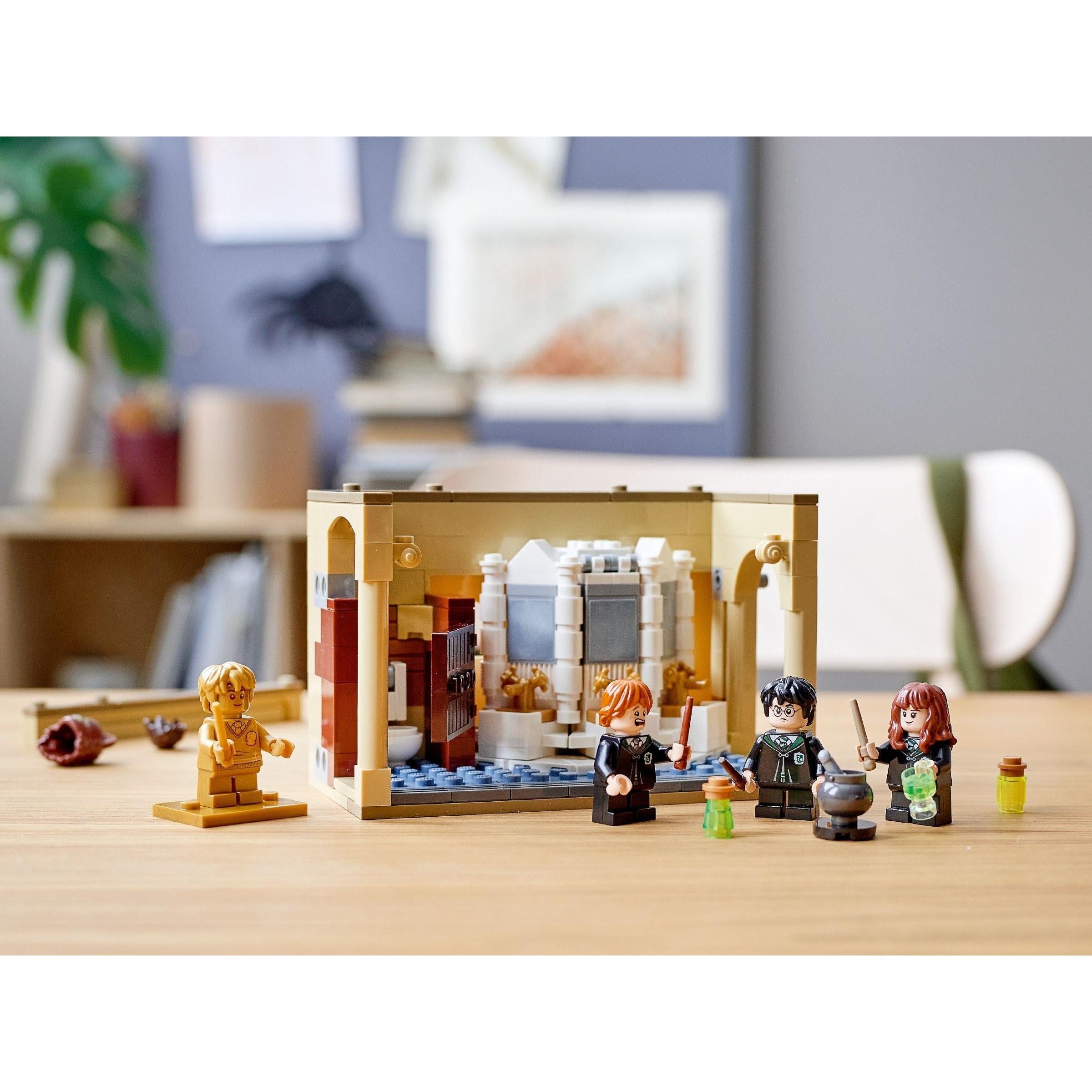 Hogwarts: Polyjuice Potion Mistake | Harry Potter | 76386