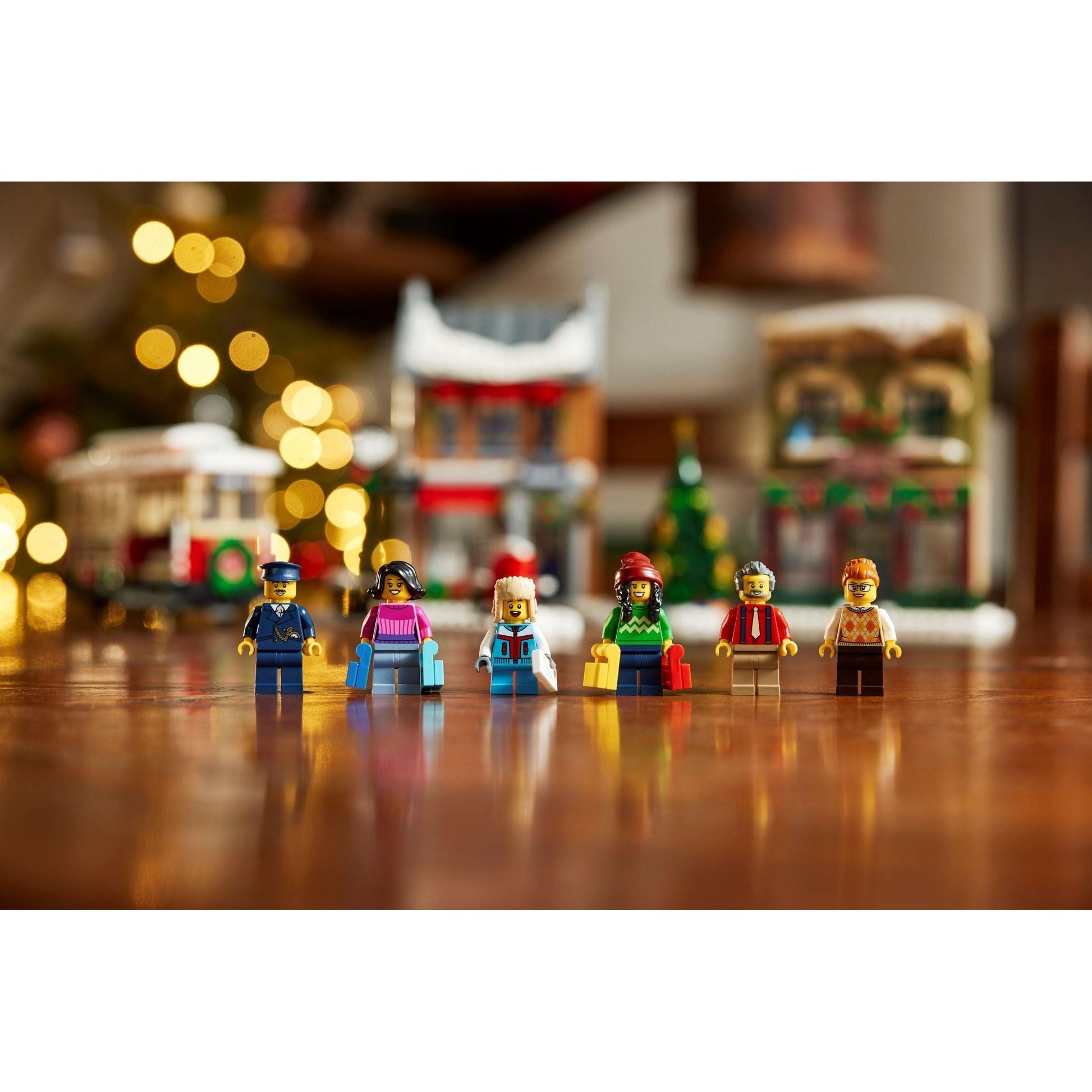 Holiday Main Street | Icons | 10308