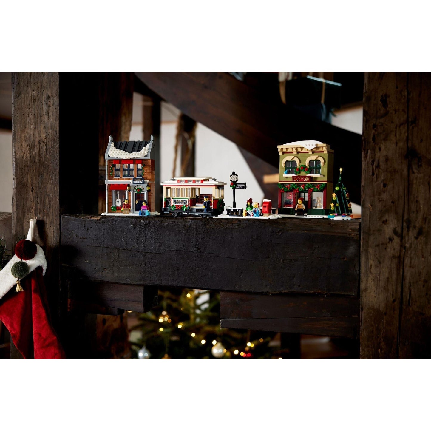 Holiday Main Street | Icons | 10308