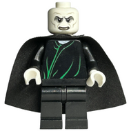 Lord Voldemort - White Head, Black Cape, Green Robe Lines | dim037