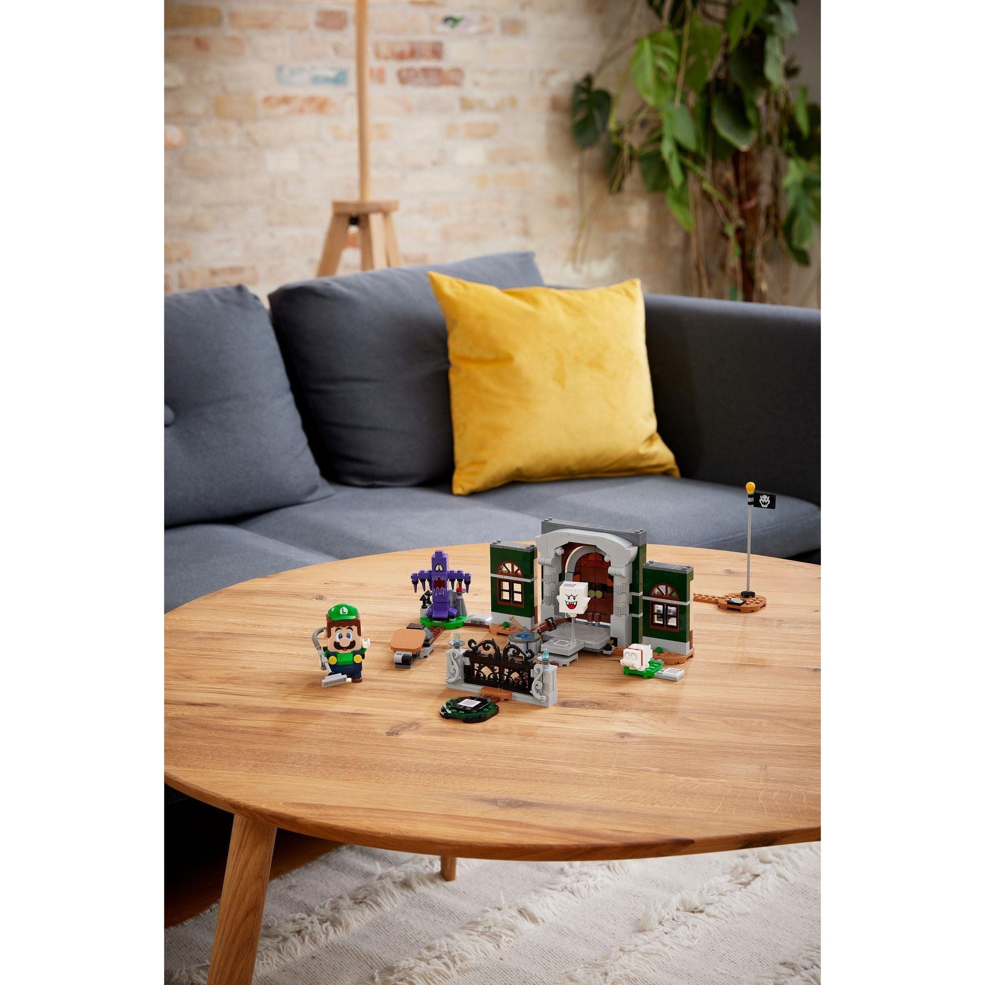Luigi's Mansion Entryway | Super Mario | 71399