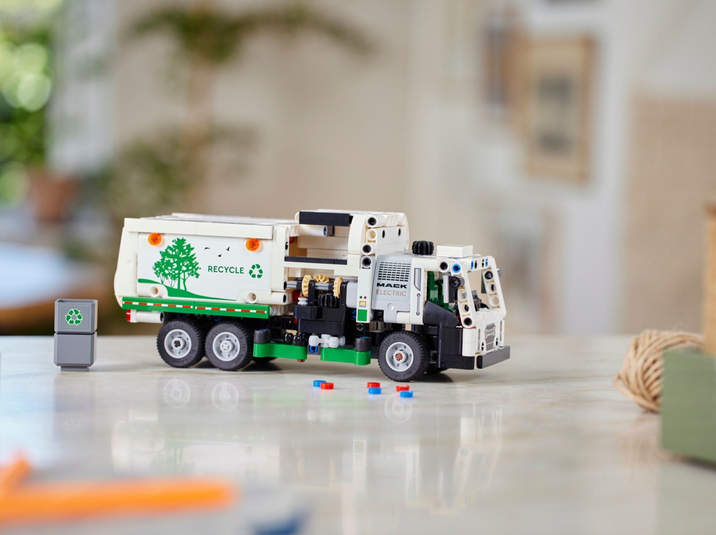 Mack LR Electric Garbage Truck | Technic | 42167