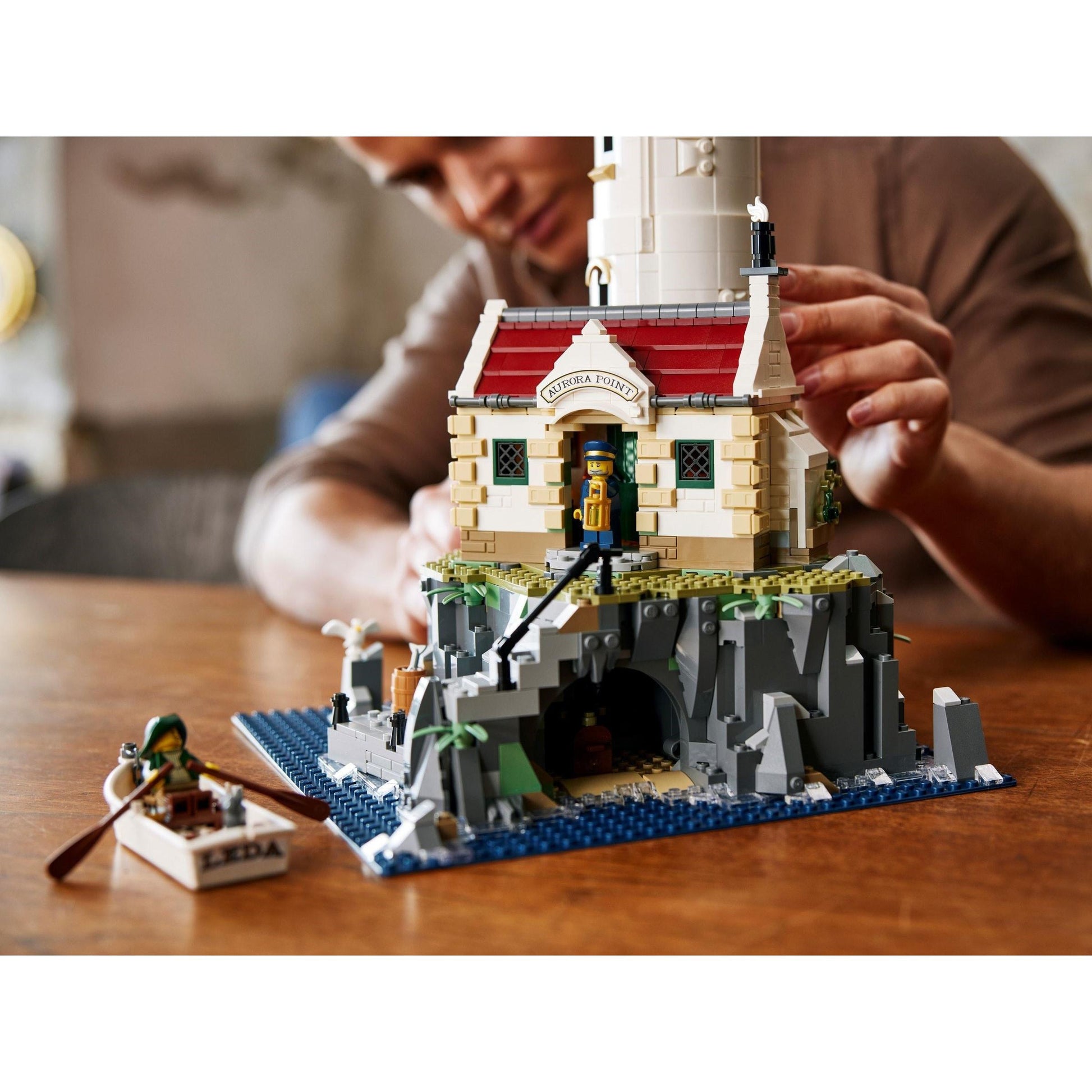 Motorized Lighthouse | Ideas | 21335