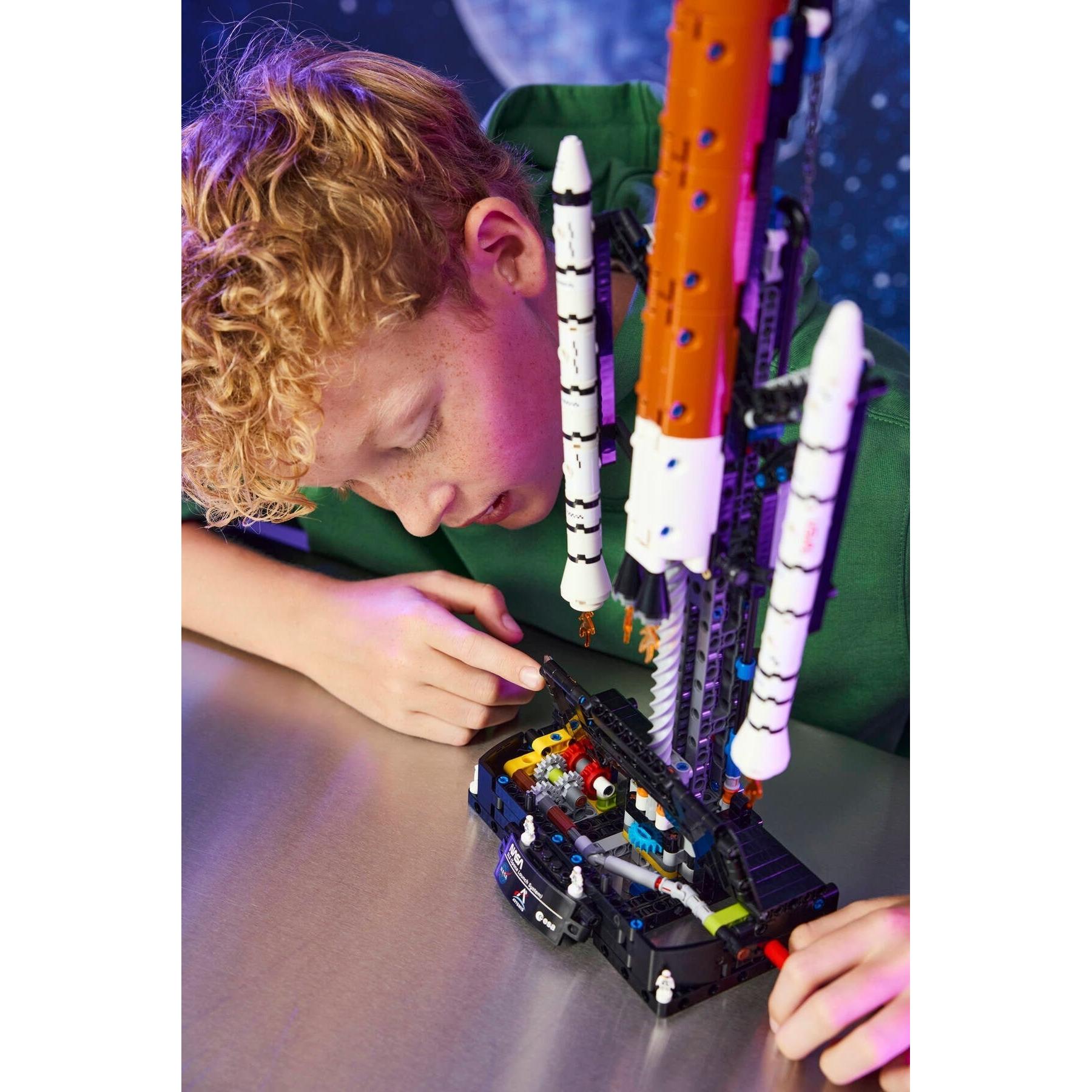 NASA Artemis Space Launch System Rocket | Technic | 42221