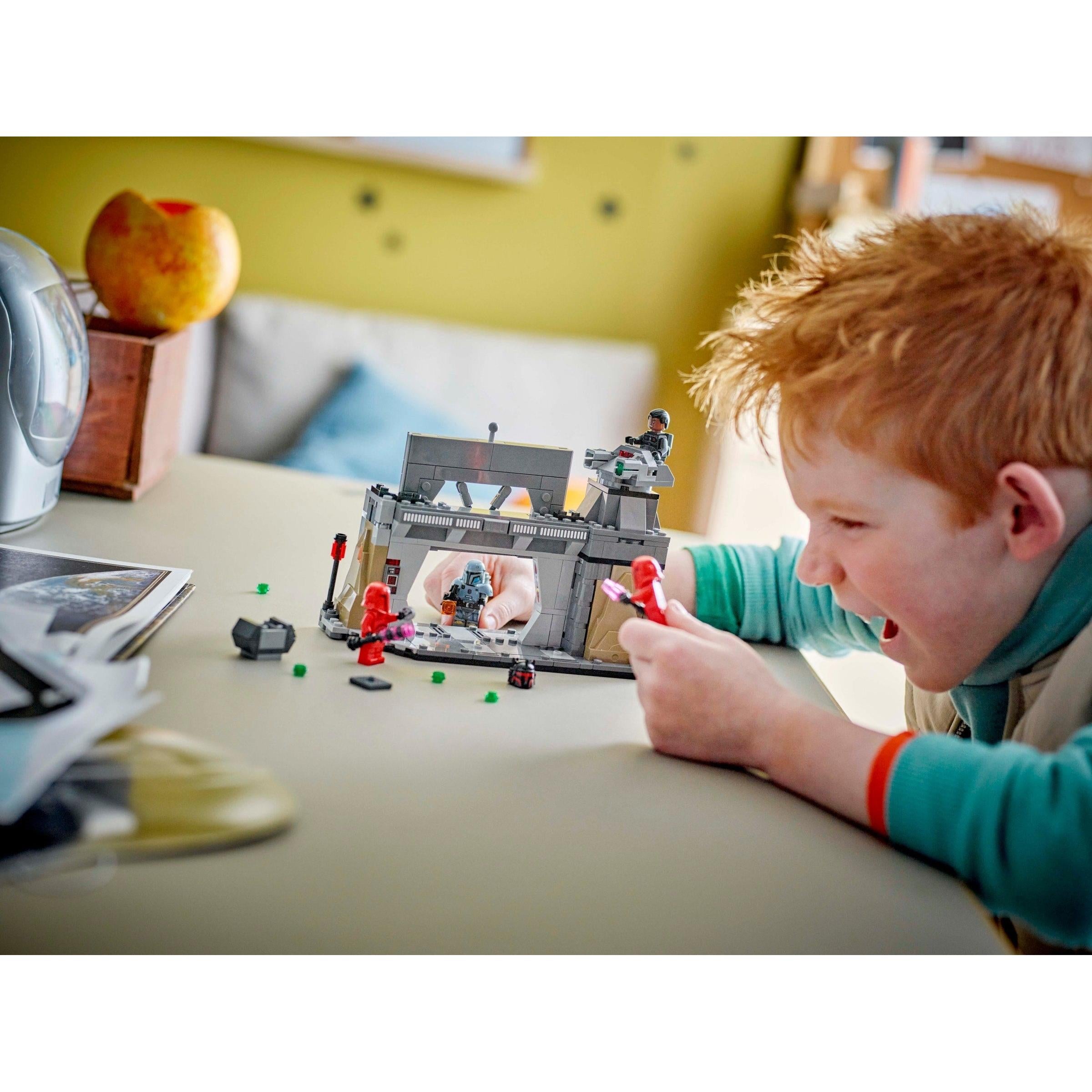 Paz Vizsla and Moff Gideon Battle | Star Wars | 75386