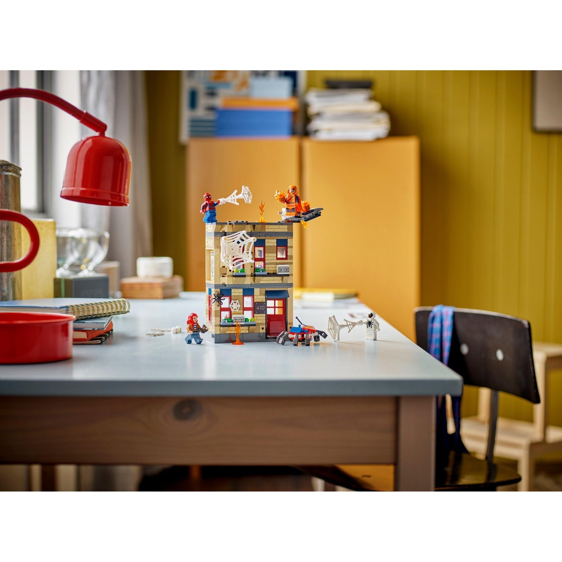 Peter Parker's Apartment | Marvel Super Heroes | 76317