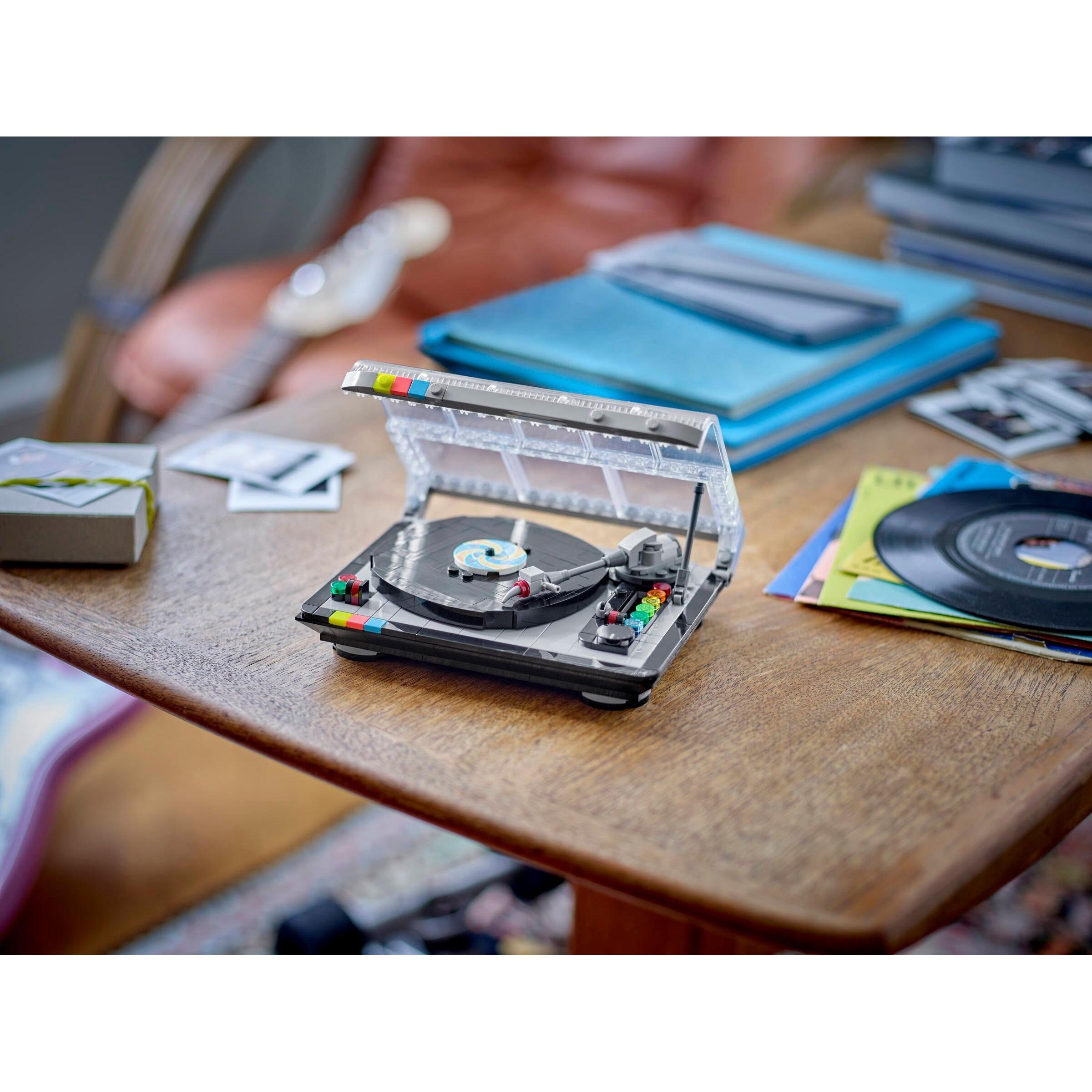 Retro Record Player | Miscellaneous | 40699