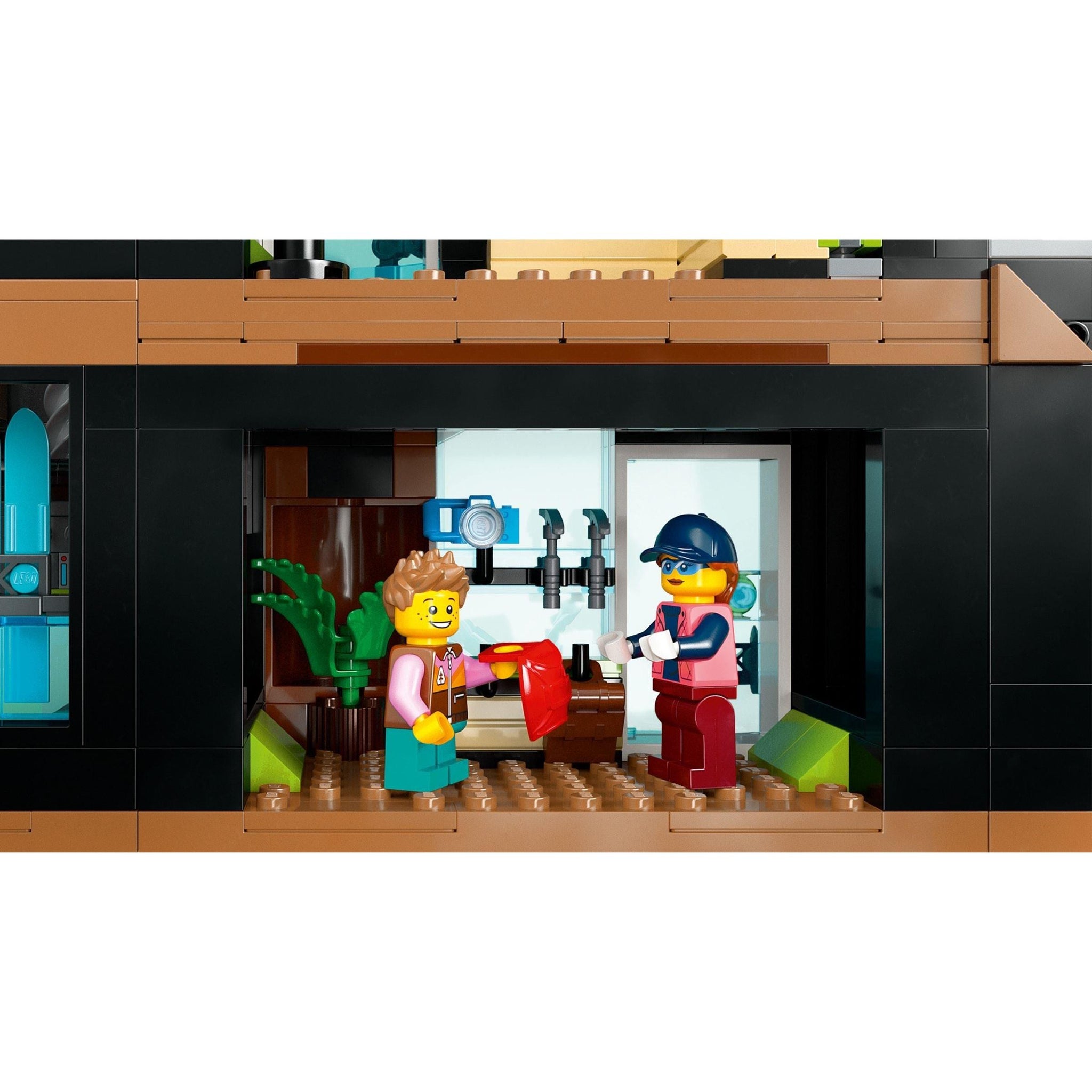 Ski and Climbing Centre | City | 60366